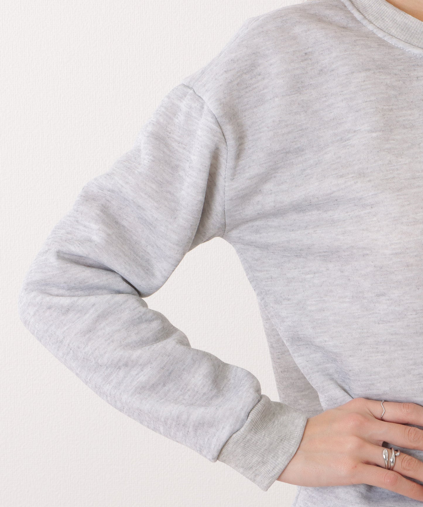 ロゴ付き オーバーサイズ 長袖 スウェット プルオーバー