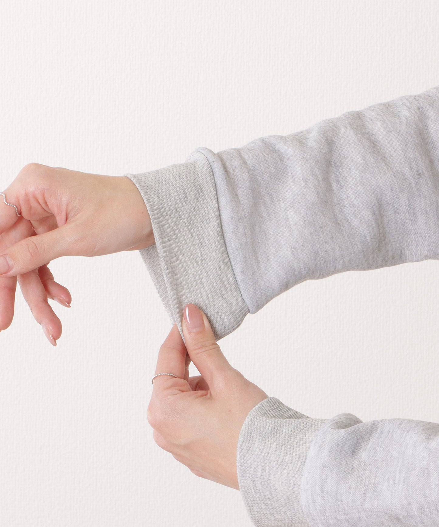 ロゴ付き オーバーサイズ 長袖 スウェット プルオーバー