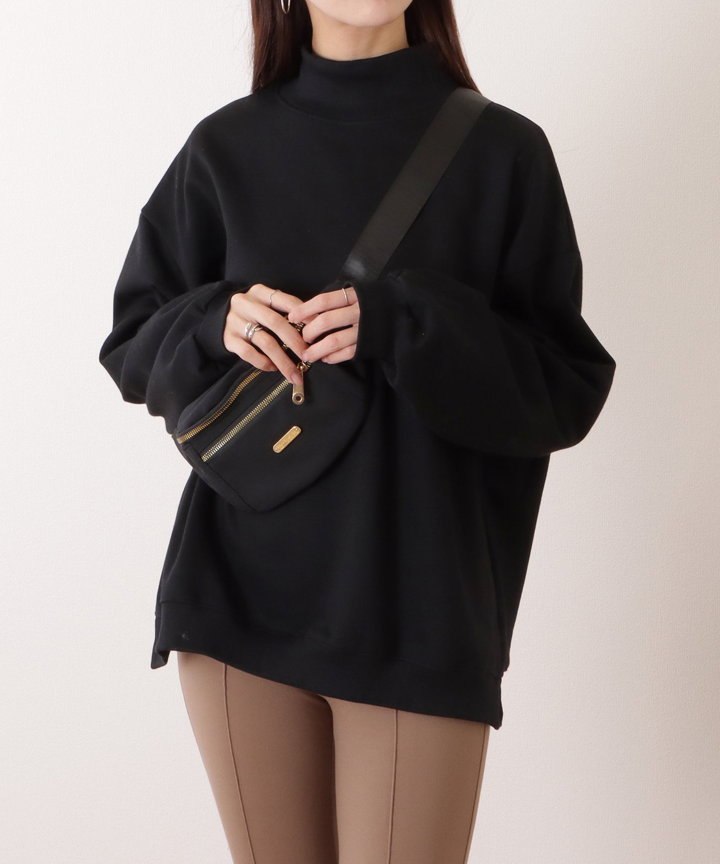 ハイネック サイド スリット ボリューム スリーブ プルオーバー