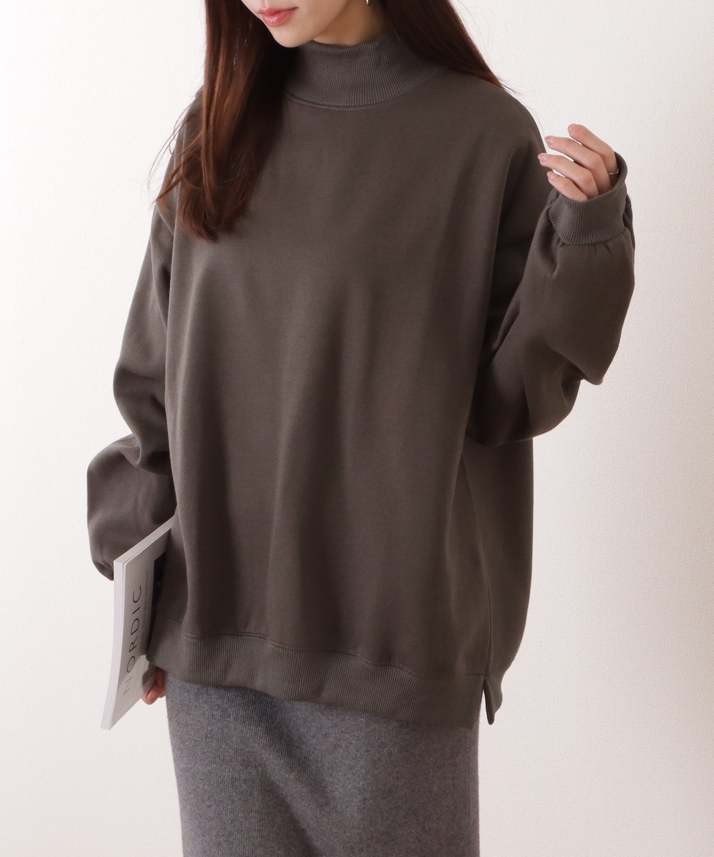 ハイネック サイド スリット ボリューム スリーブ プルオーバー