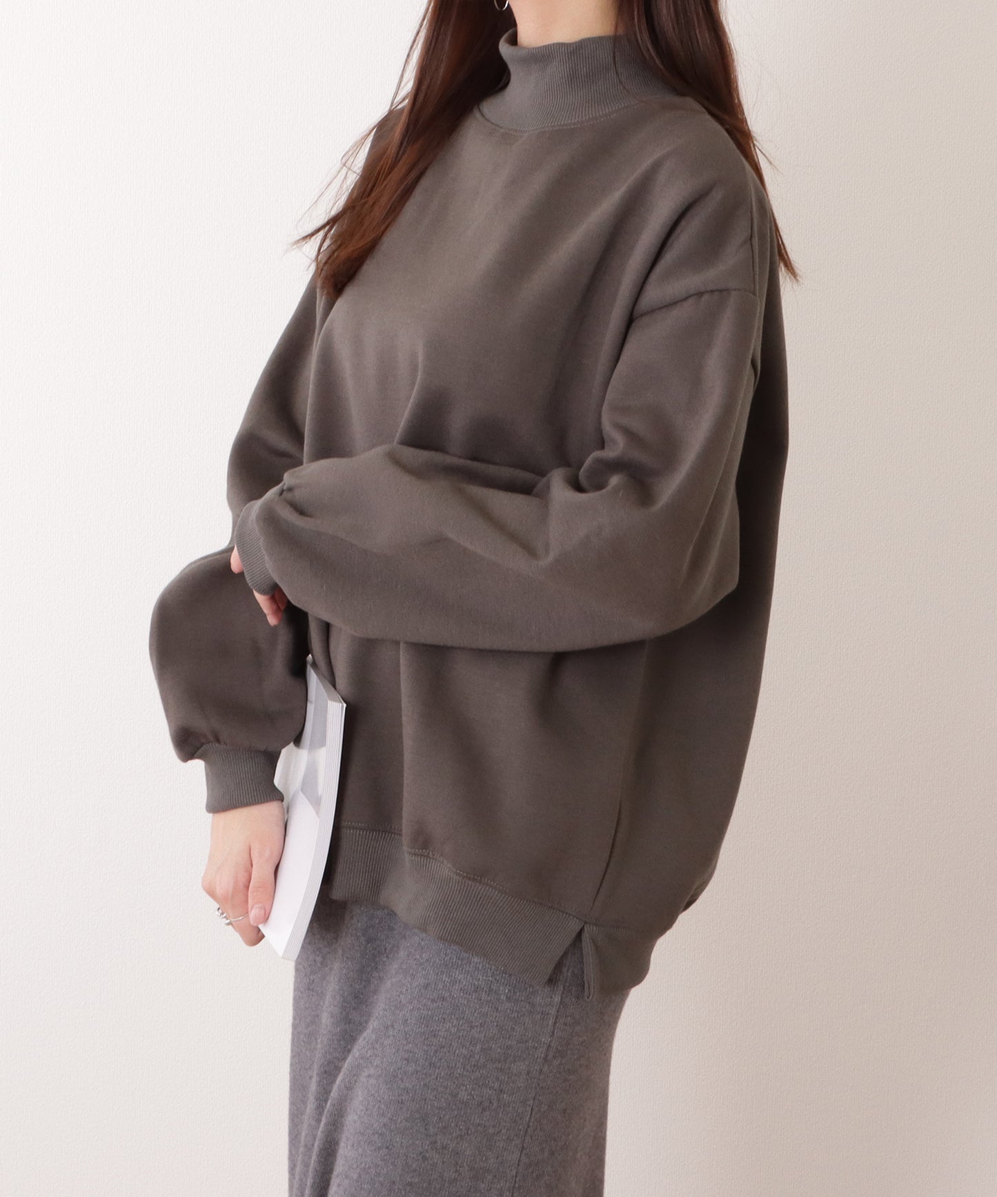 ハイネック サイド スリット ボリューム スリーブ プルオーバー