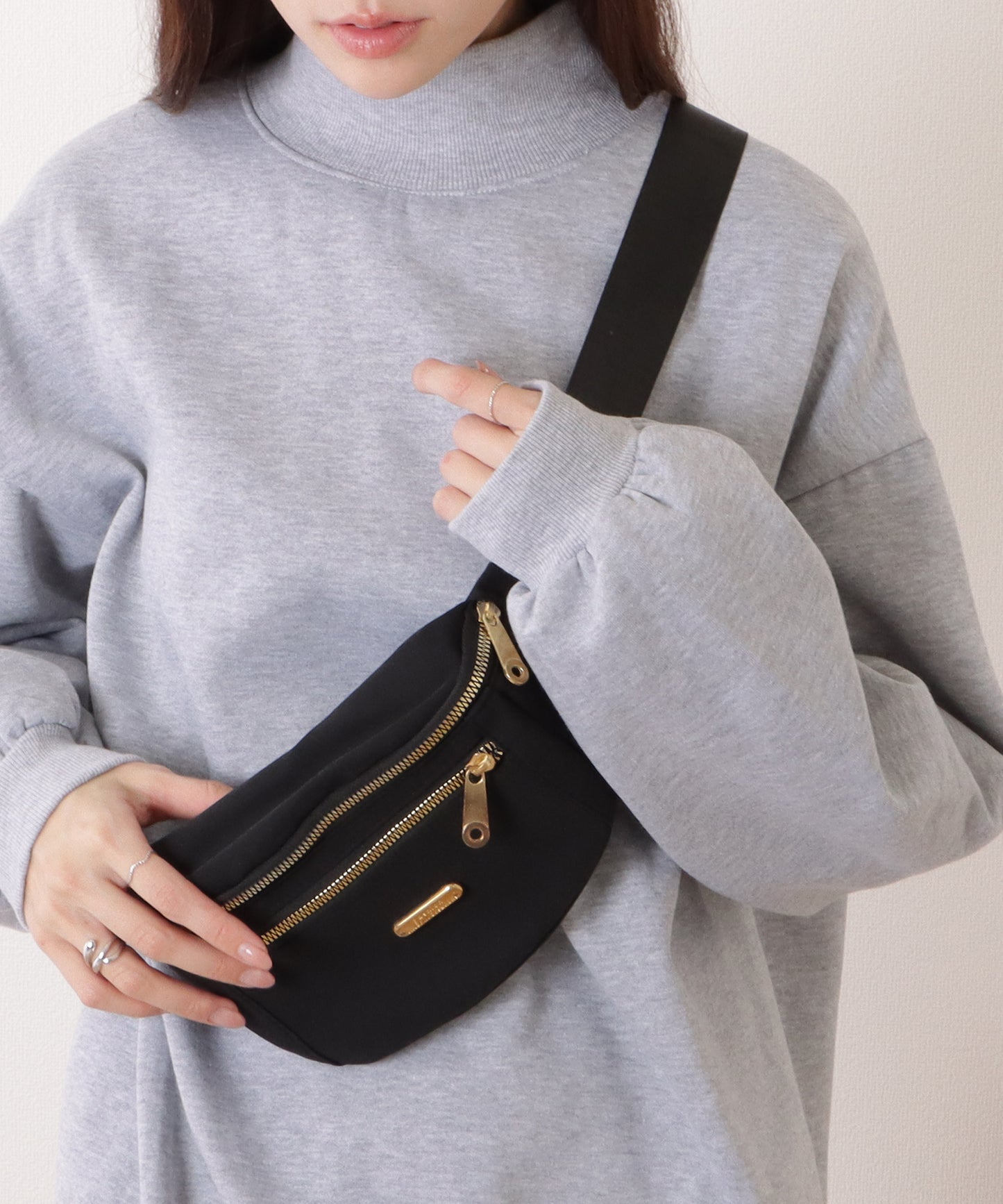 ハイネック サイド スリット ボリューム スリーブ プルオーバー