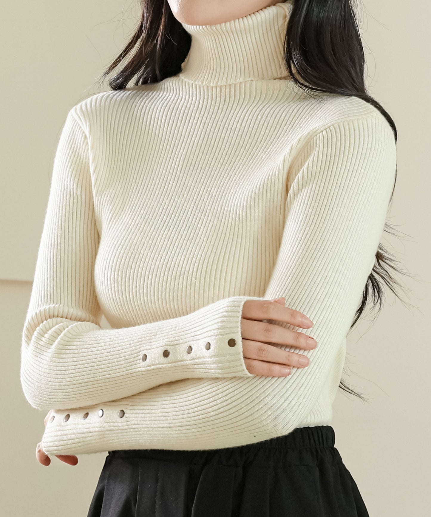 ソリッドカラー サイドボタン リブ ニット ハイネック プルオーバー