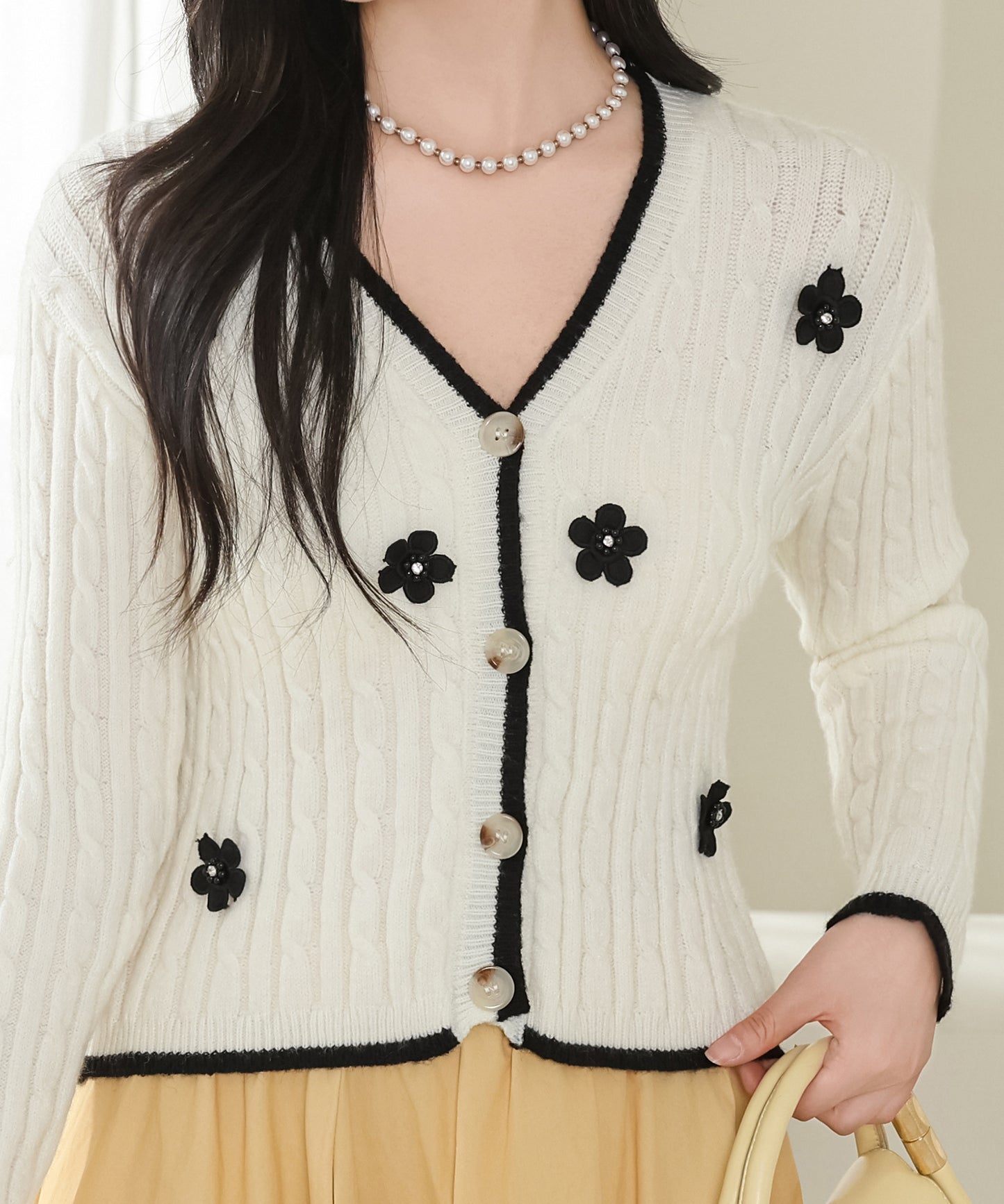 花モチーフ付き Vネック リブ ニット カーディガン