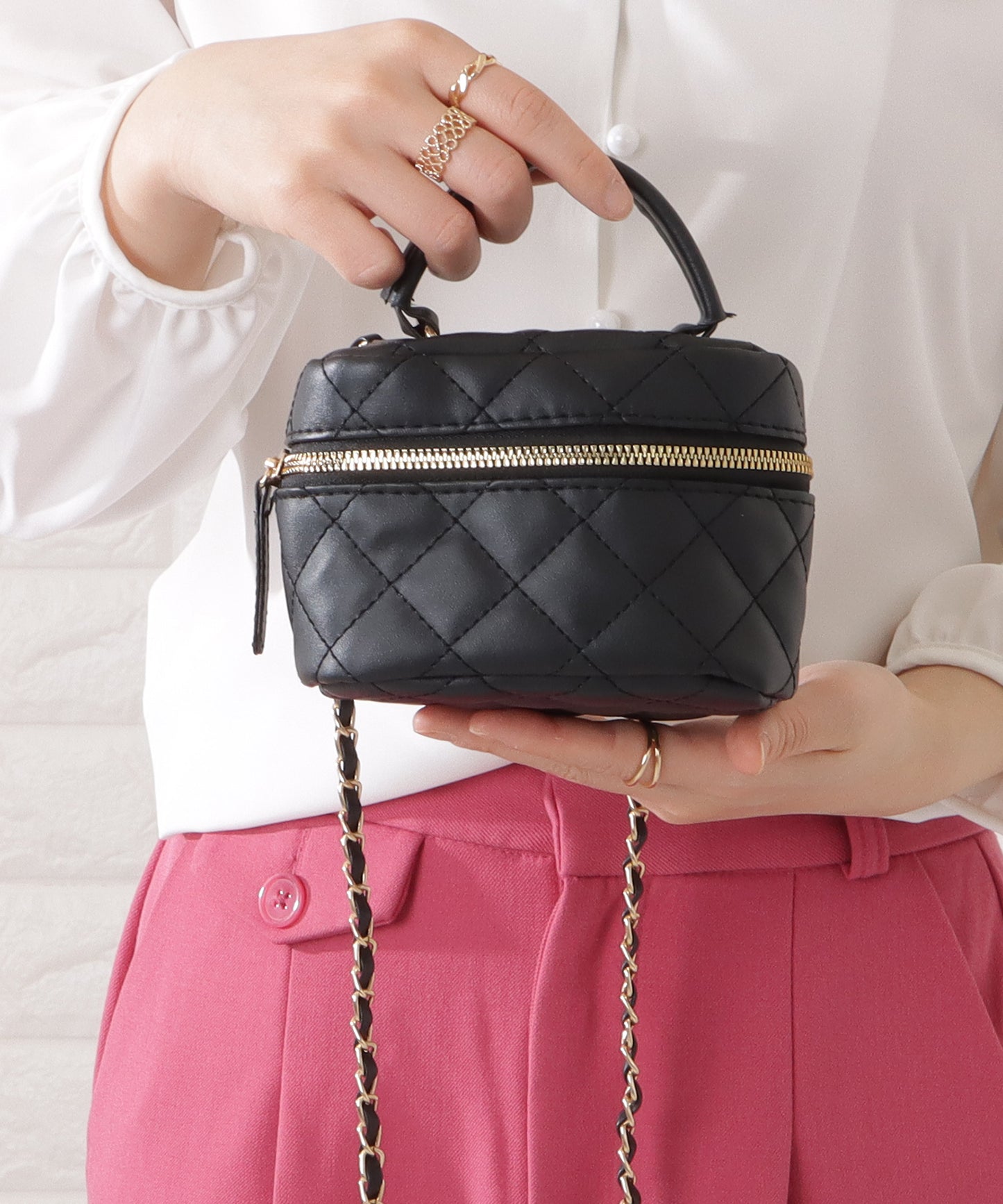 レザー調2WAYキルティングバニティバッグ