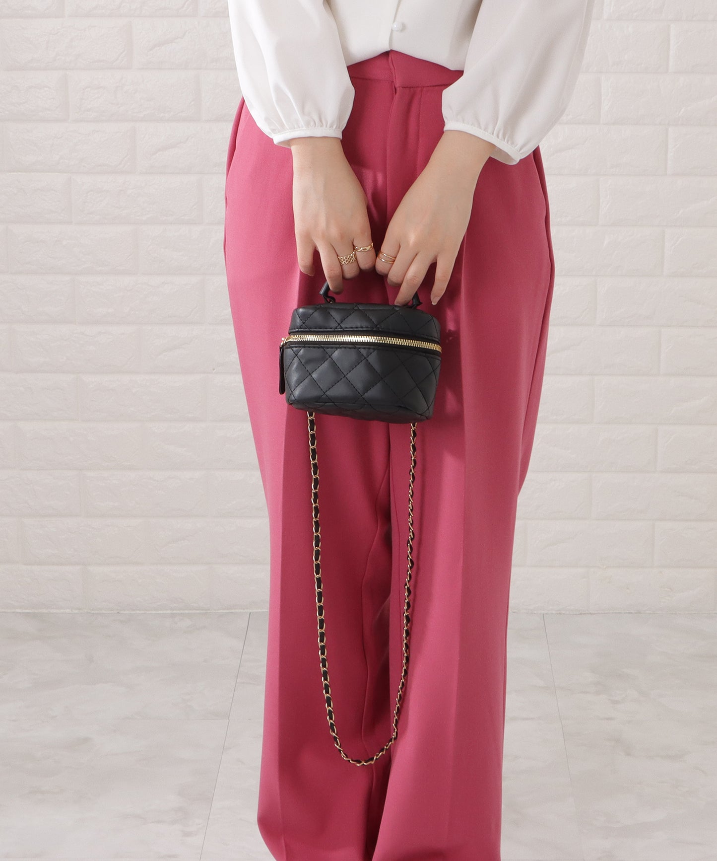 レザー調2WAYキルティングバニティバッグ