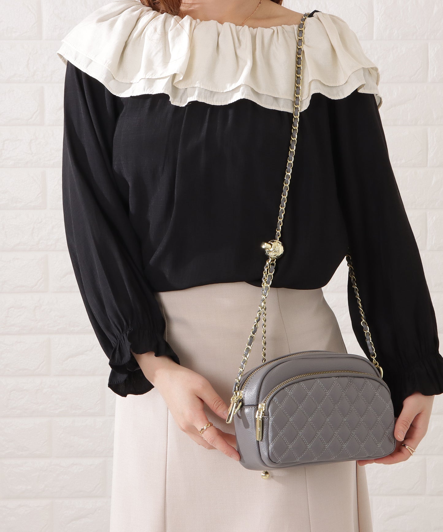 フェイクレザーゴールドチェーンショルダーバッグ