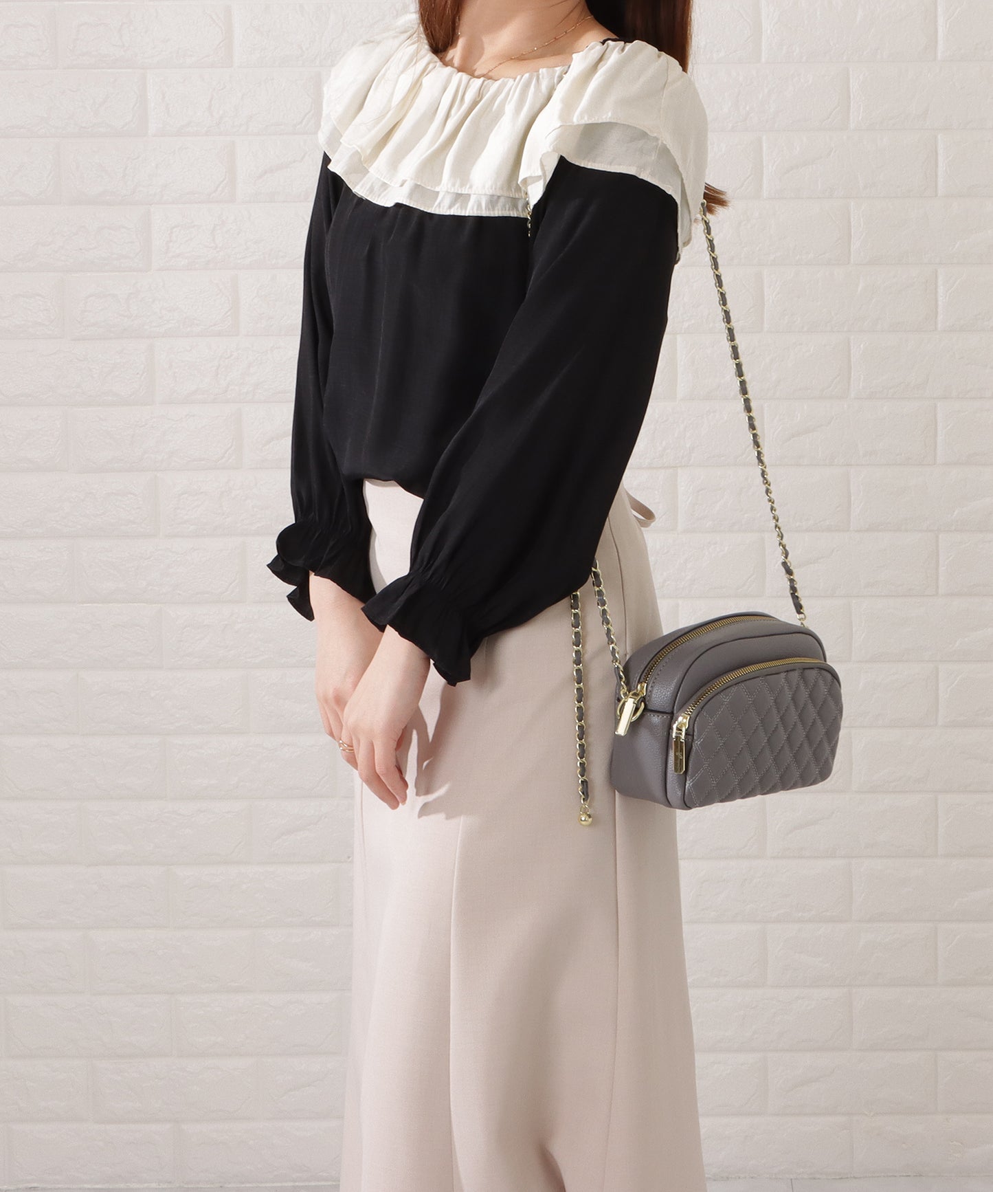 フェイクレザーゴールドチェーンショルダーバッグ