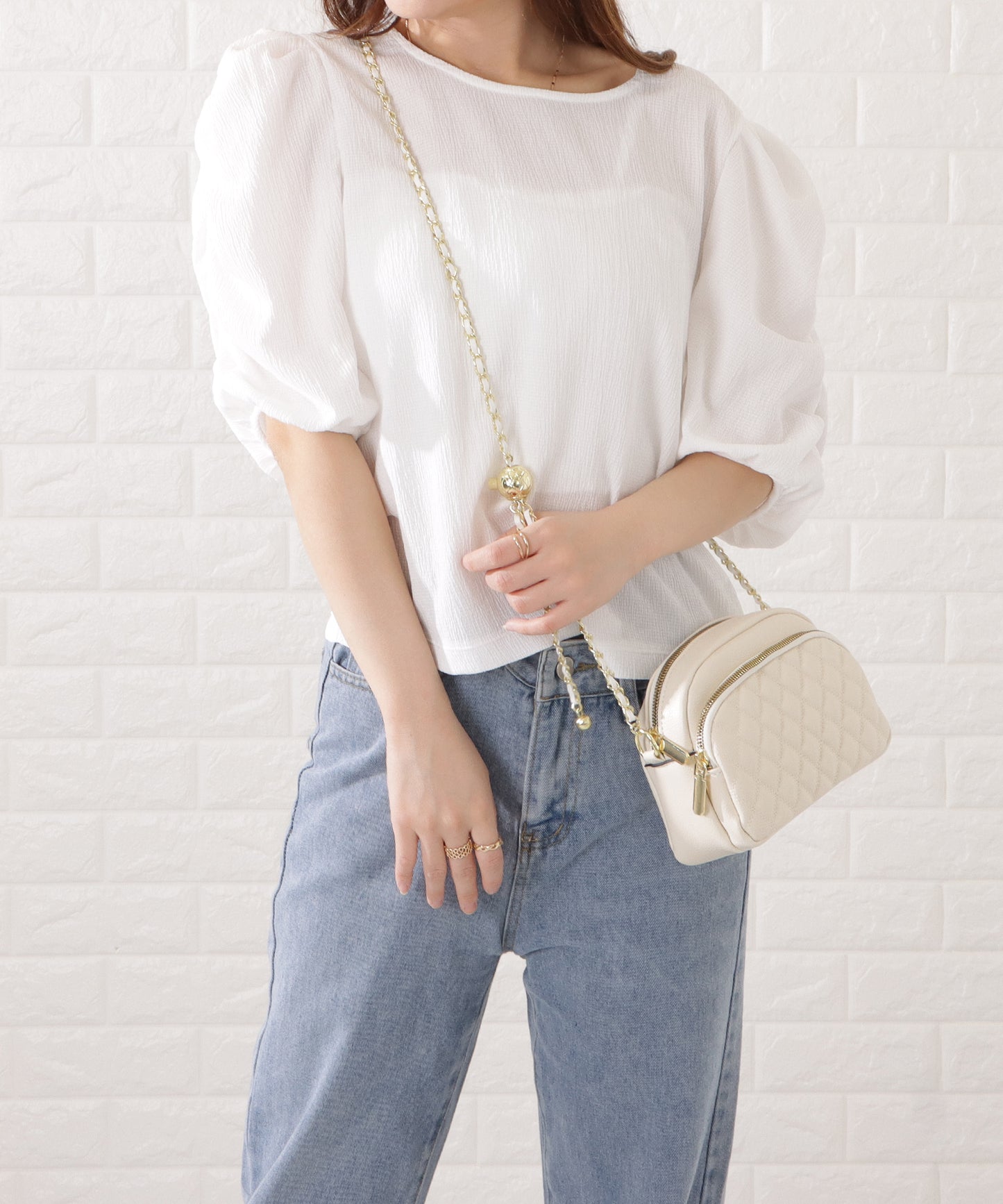 フェイクレザーゴールドチェーンショルダーバッグ