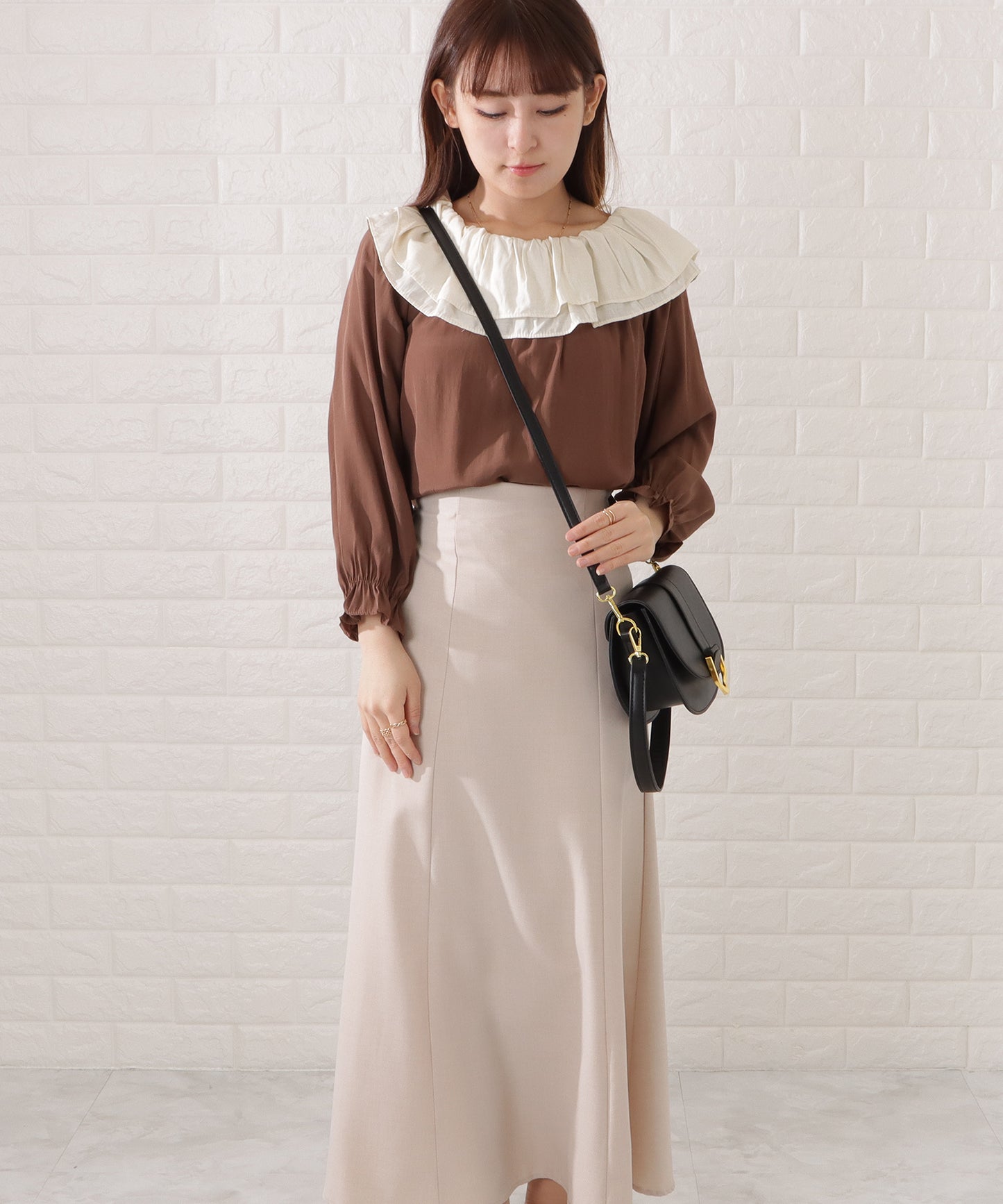 ハーフムーンフェイクレザーショルダーバッグ