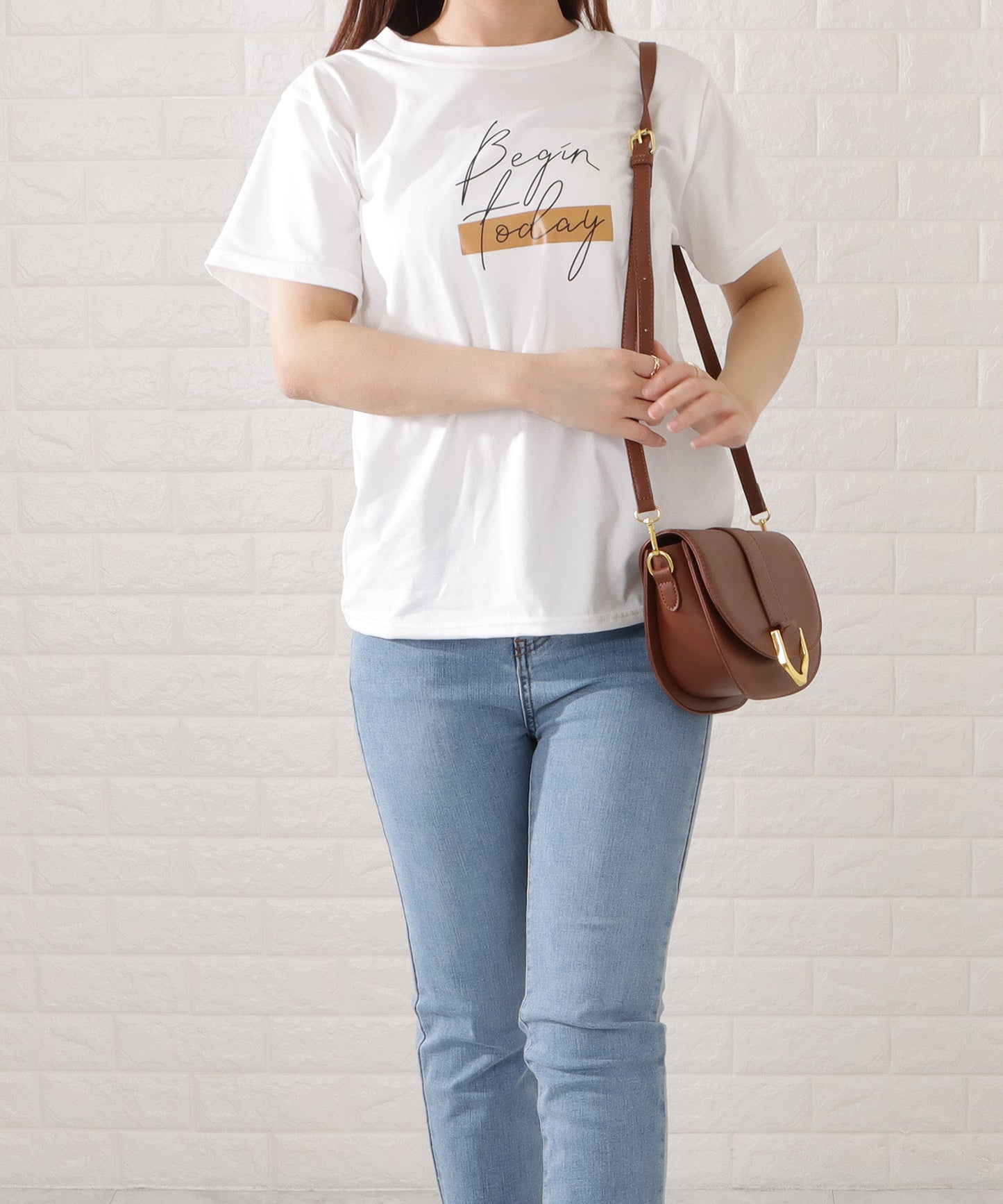 ハーフムーンフェイクレザーショルダーバッグ