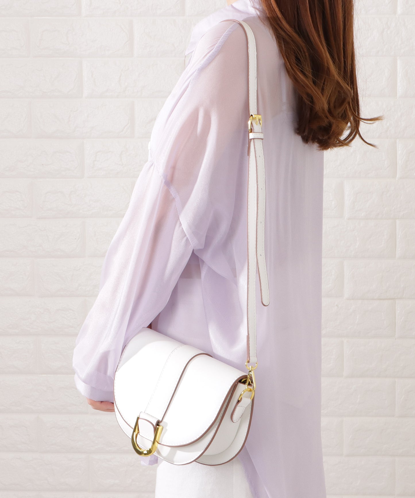 ハーフムーンフェイクレザーショルダーバッグ