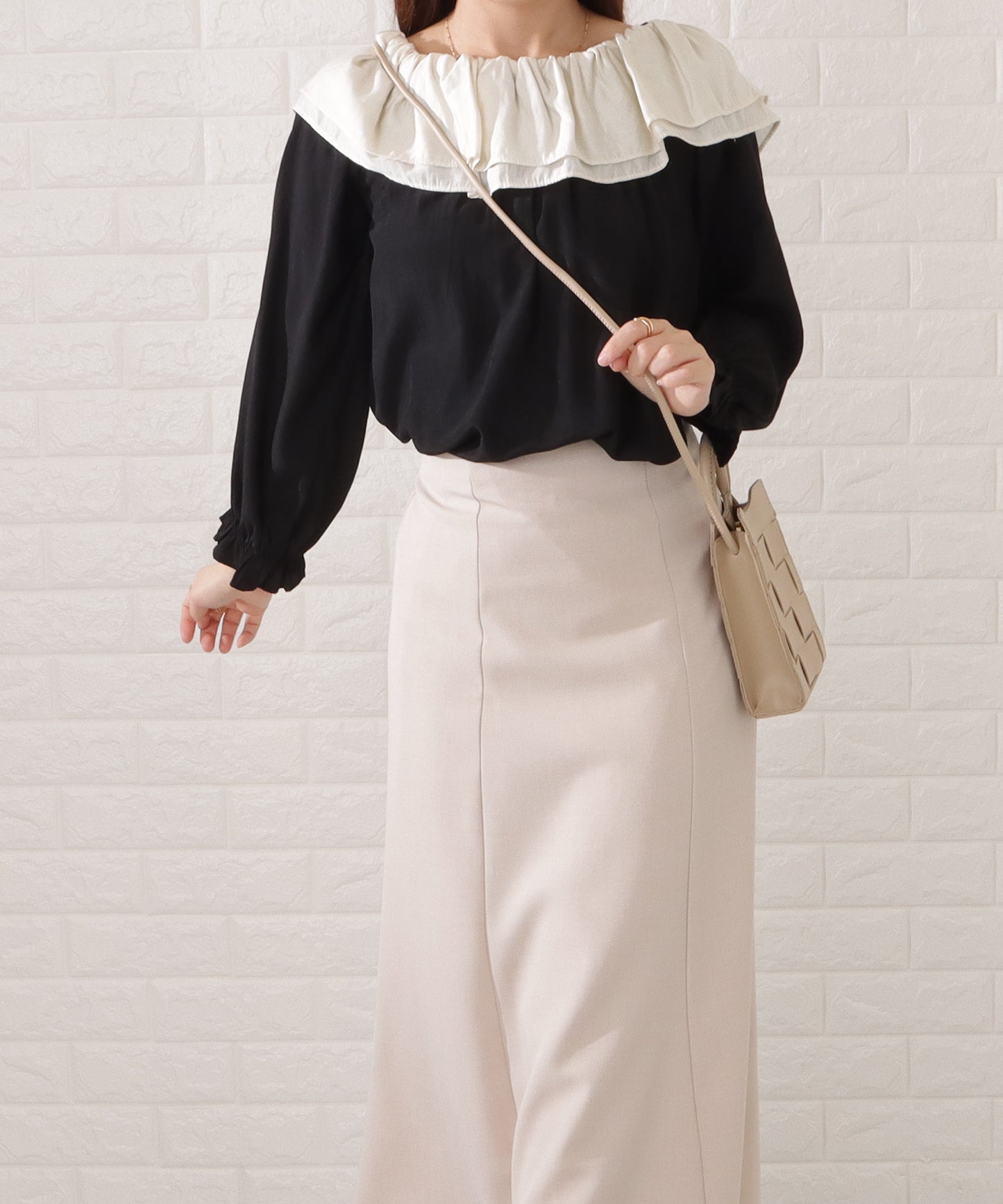 レザー調スクエアメッシュコンパクトショルダーバッグ