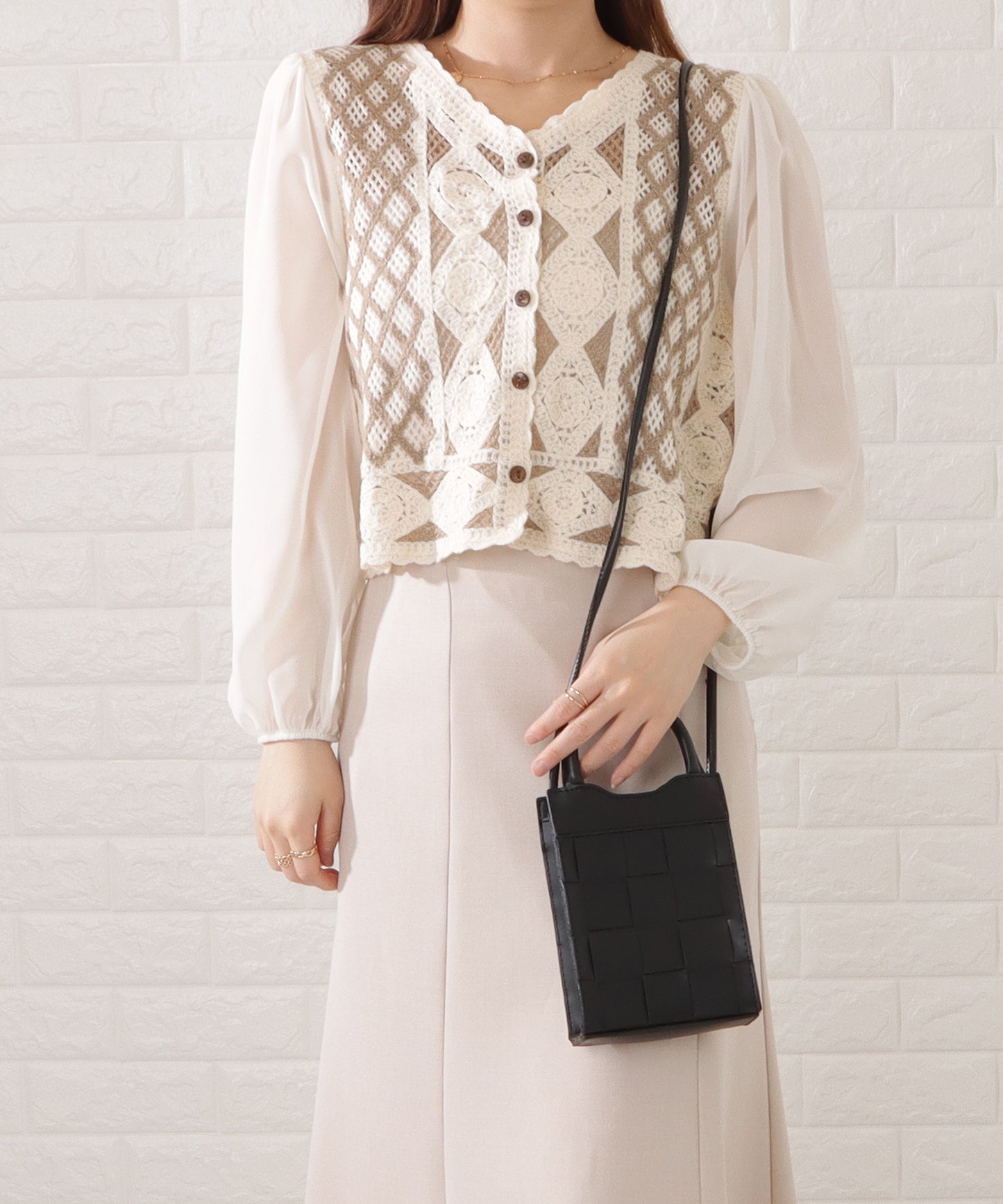 レザー調スクエアメッシュコンパクトショルダーバッグ