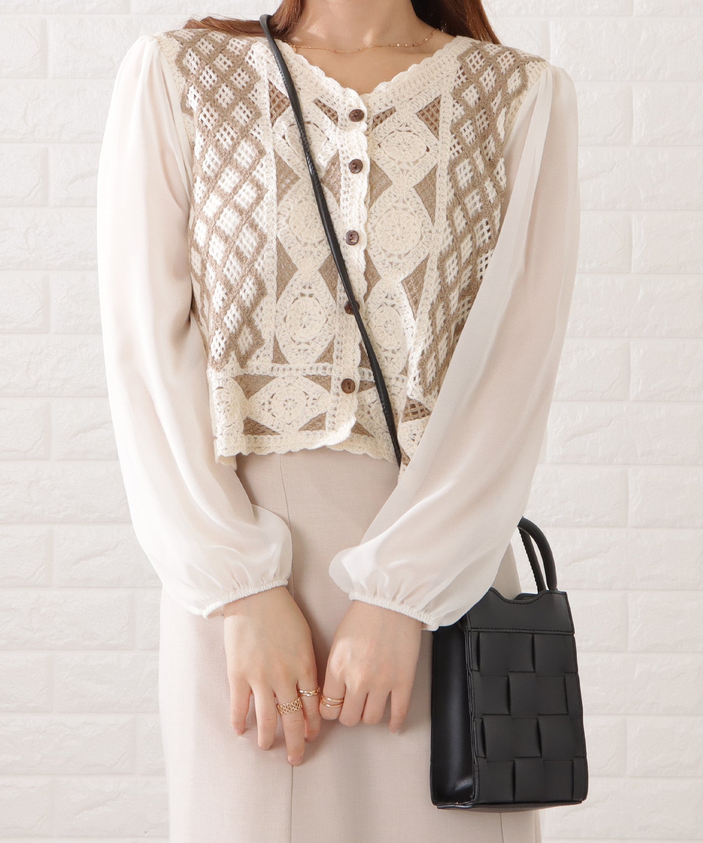 レザー調スクエアメッシュコンパクトショルダーバッグ