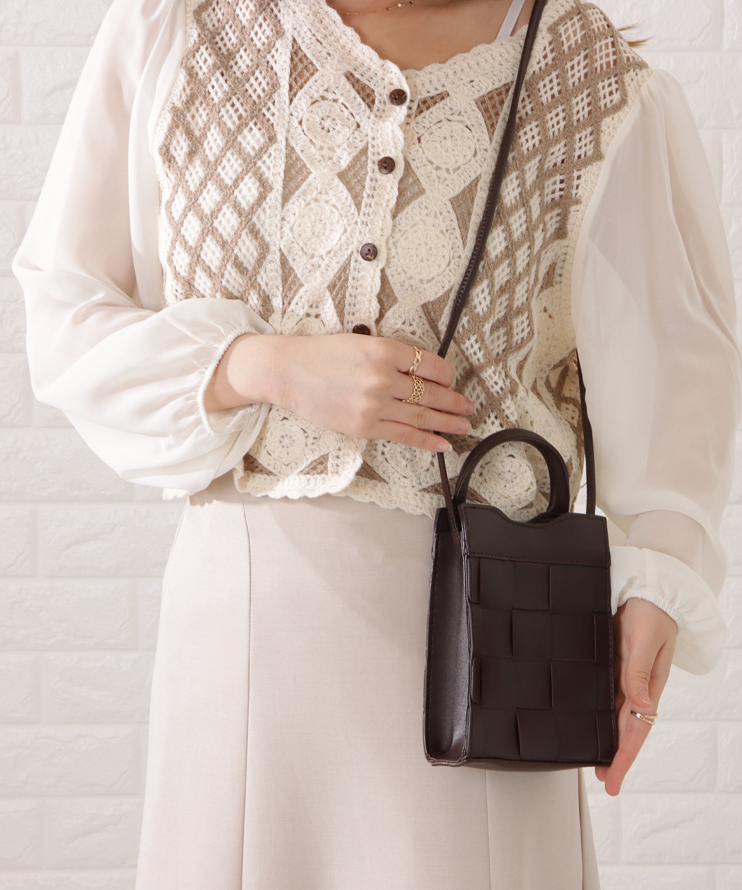 レザー調スクエアメッシュコンパクトショルダーバッグ