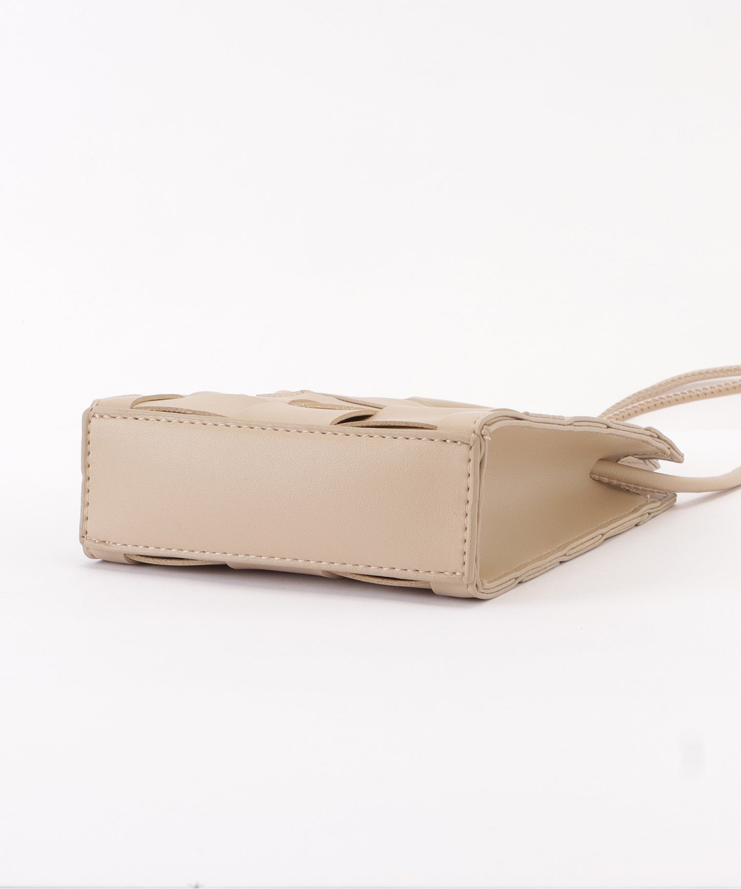 レザー調スクエアメッシュコンパクトショルダーバッグ