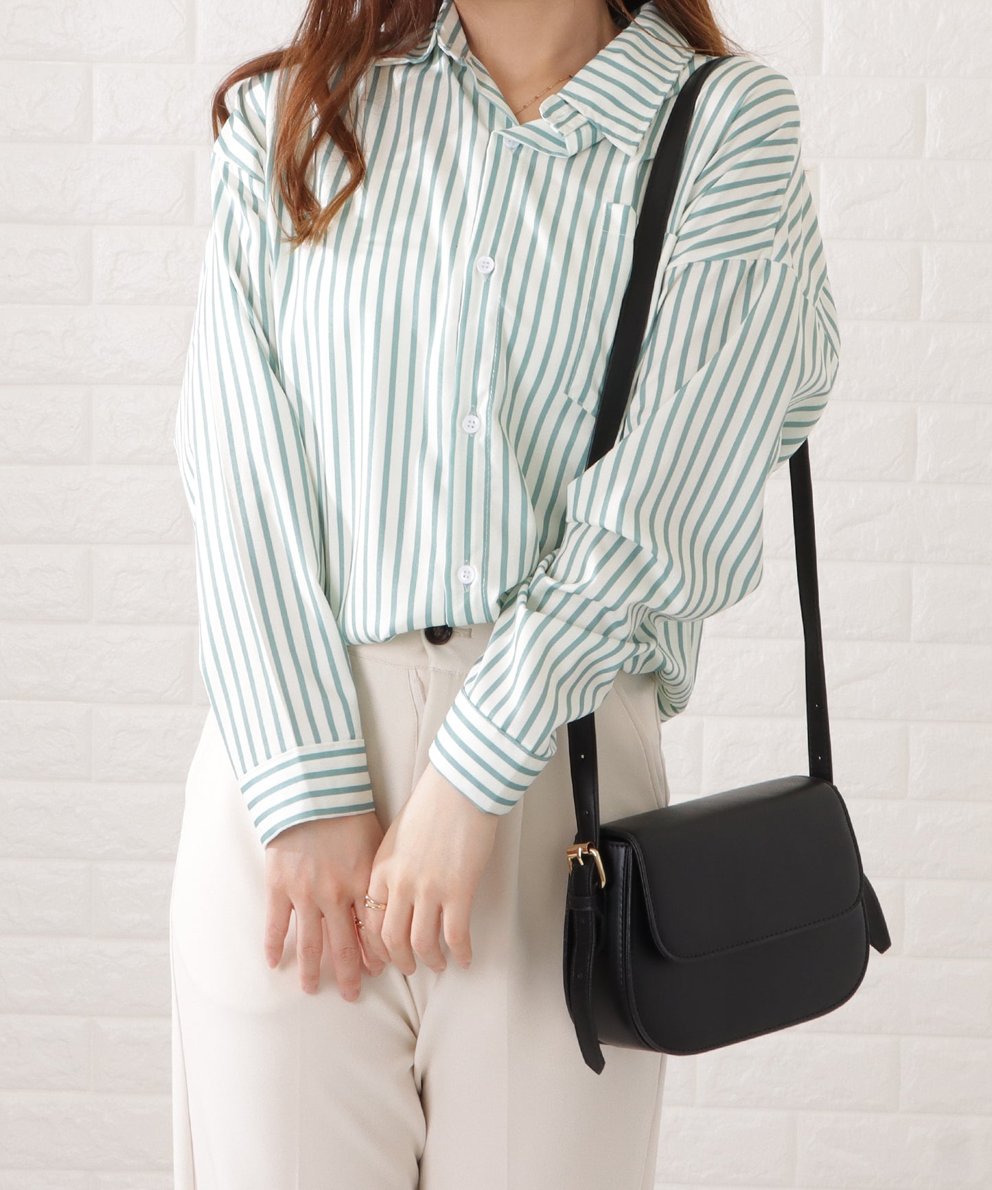 レザー調ラウンドショルダーバッグ