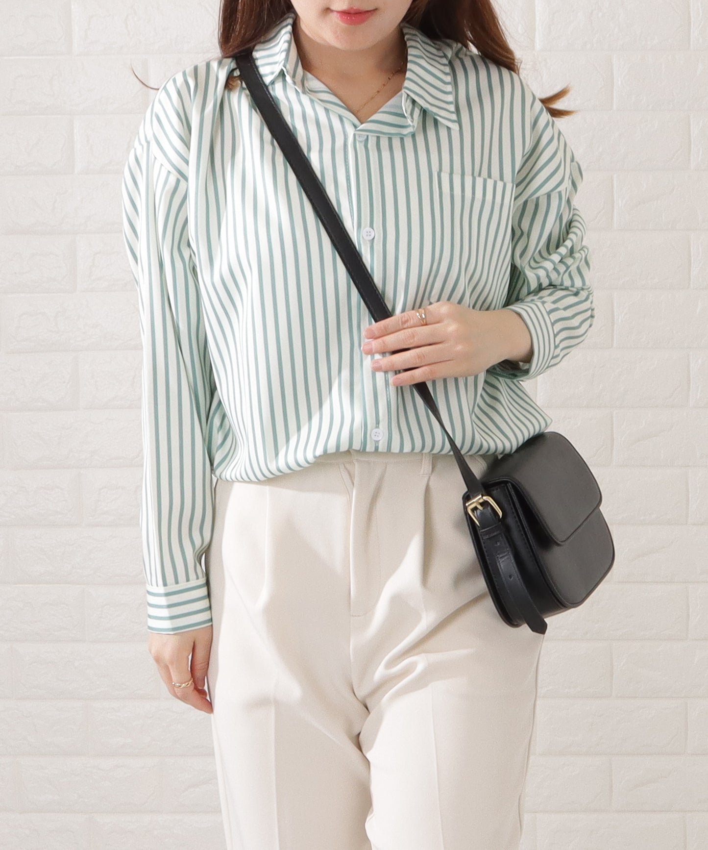 レザー調ラウンドショルダーバッグ