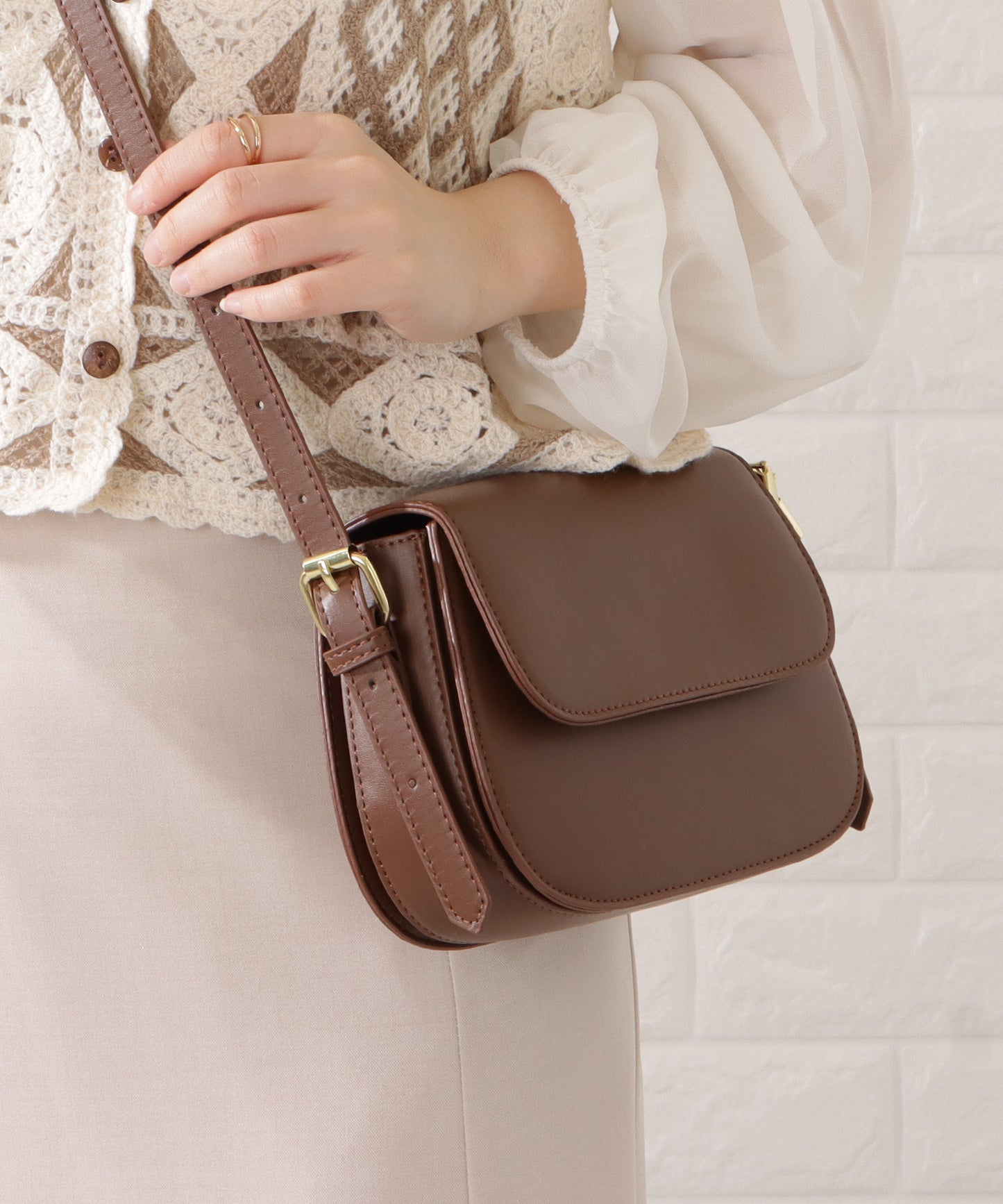 レザー調ラウンドショルダーバッグ