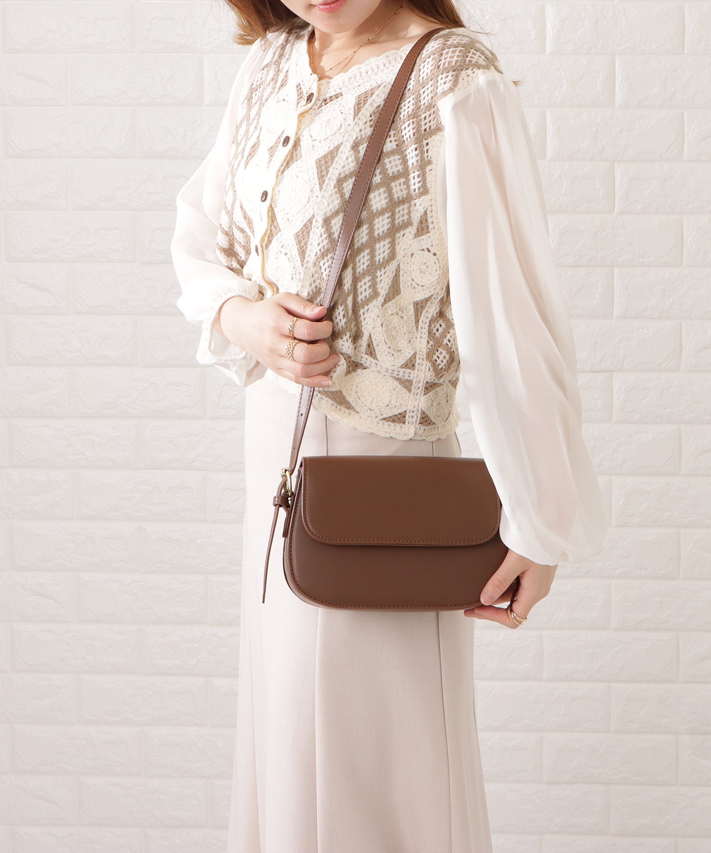 レザー調ラウンドショルダーバッグ