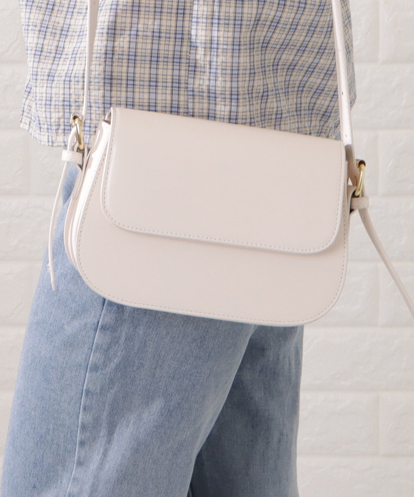 レザー調ラウンドショルダーバッグ