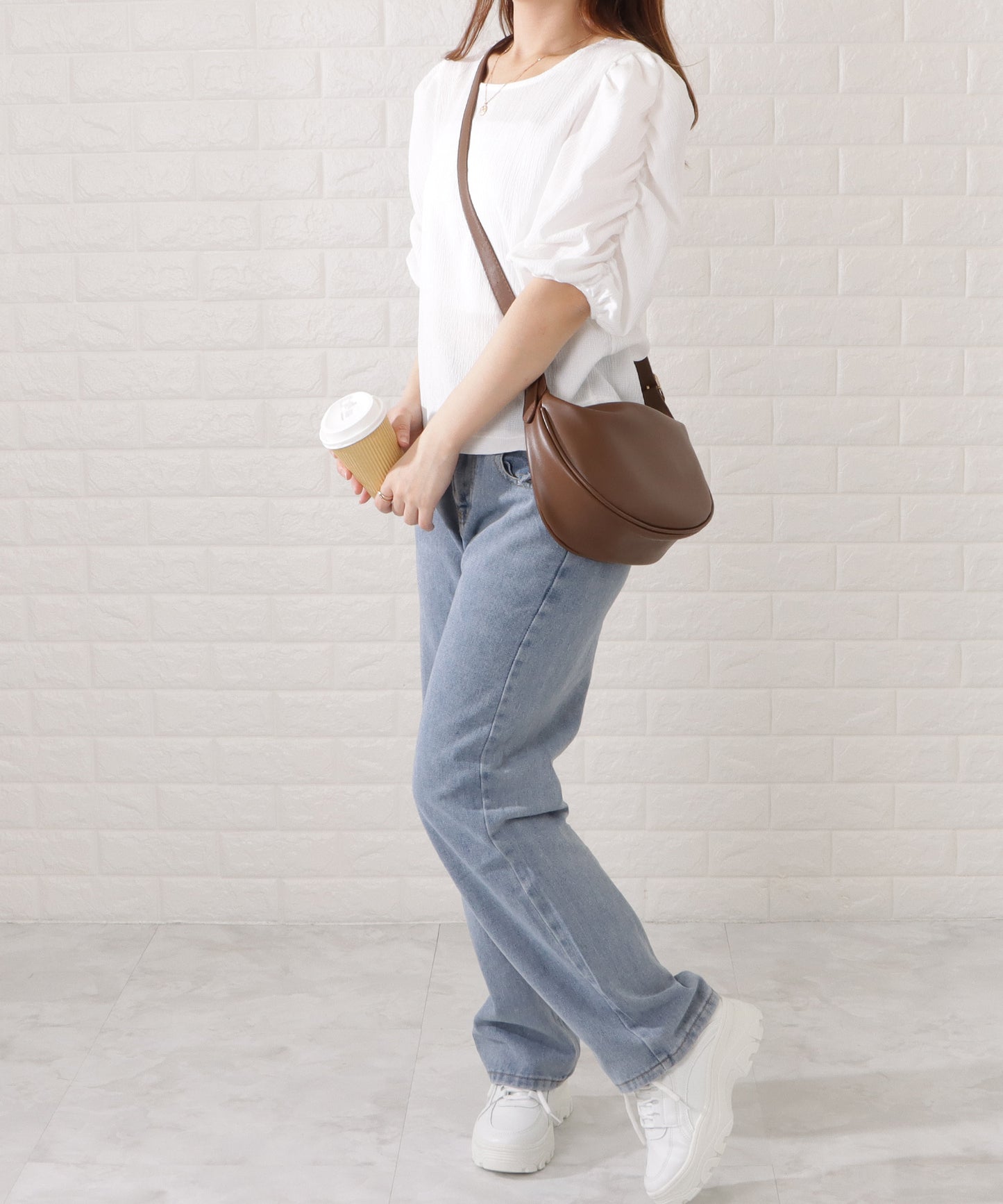 マットレザー調ラウンドボディバッグ