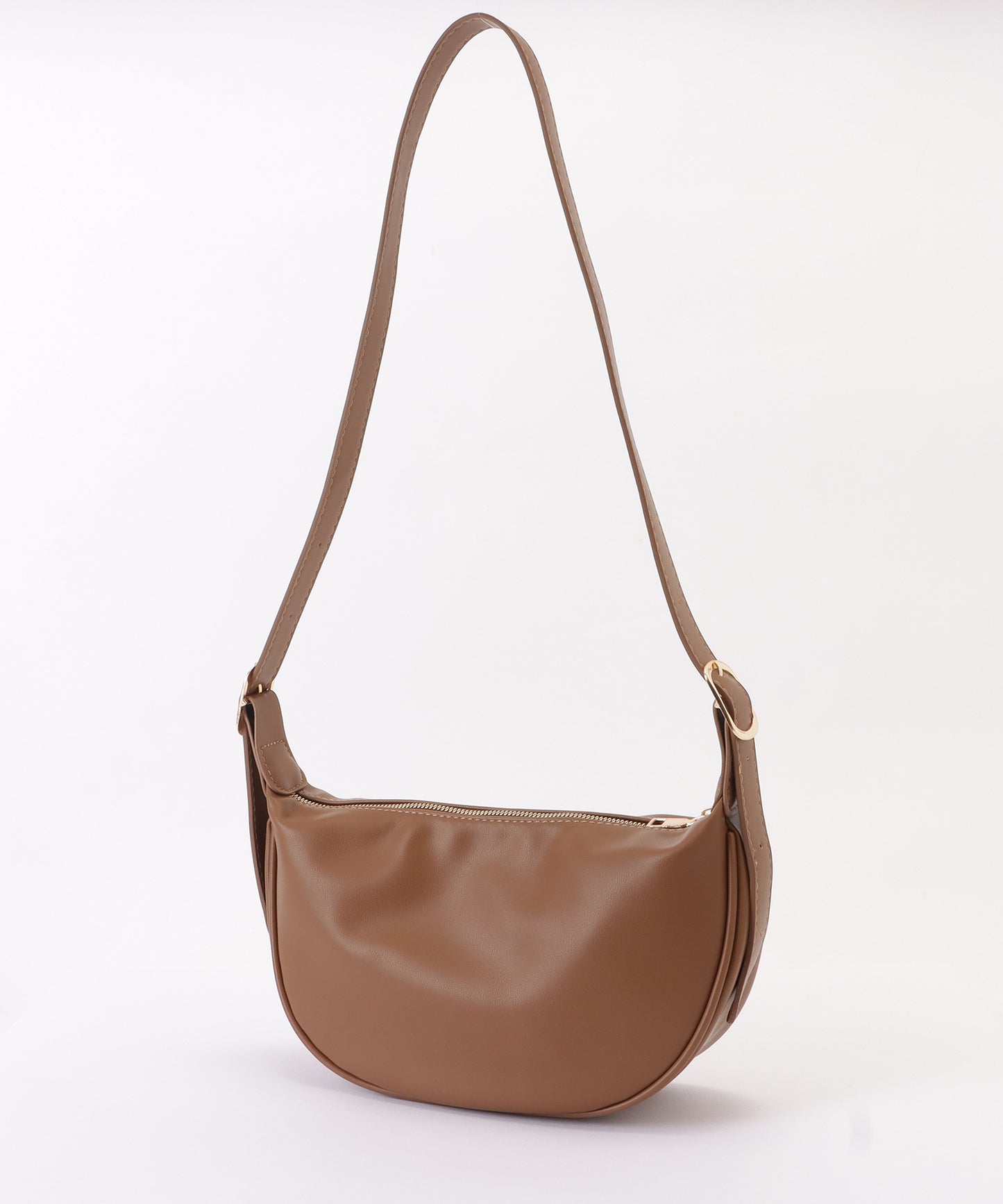 マットレザー調ラウンドボディバッグ