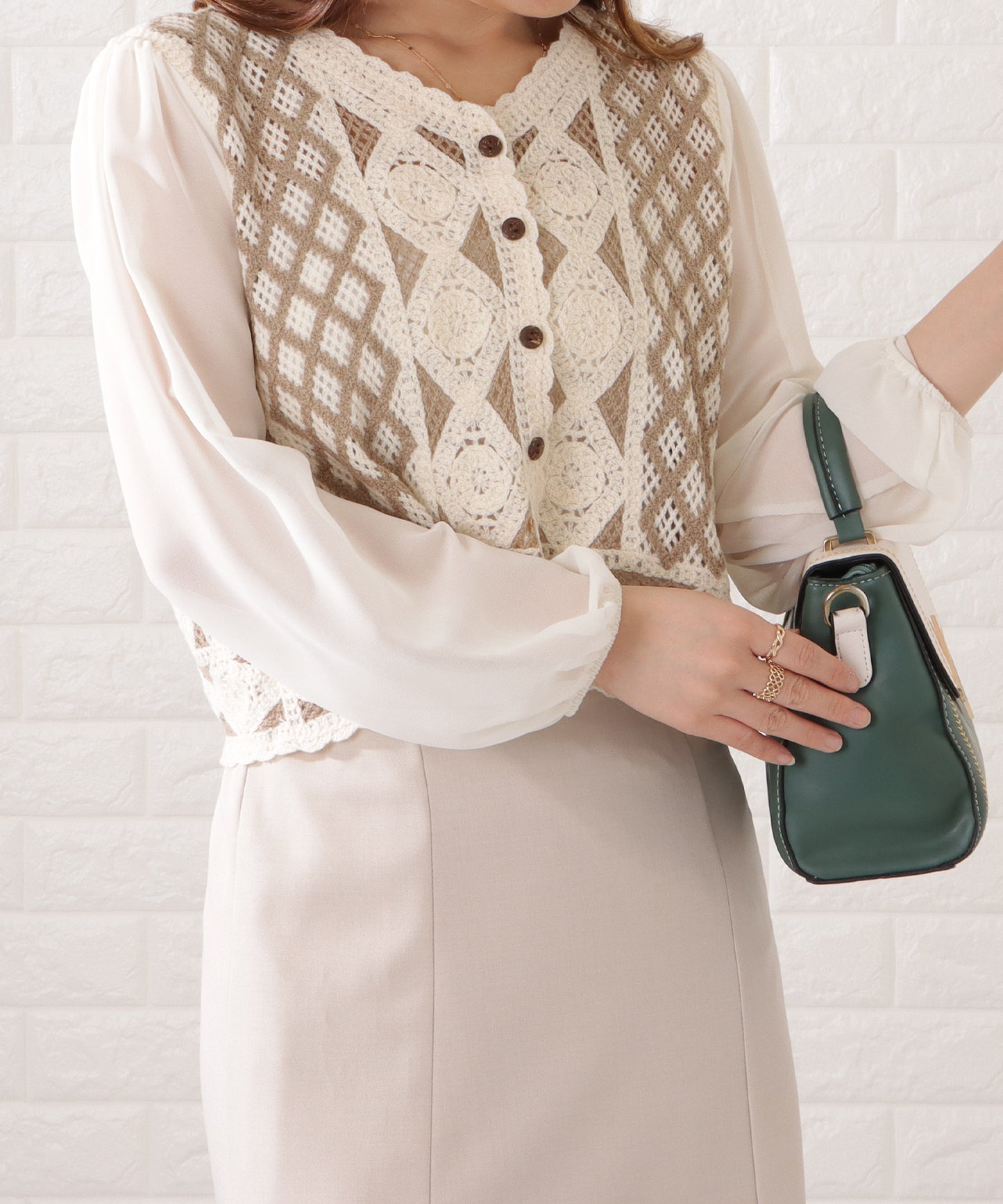 スクエアモチーフ付きレザー調バイカラーショルダーバッグ