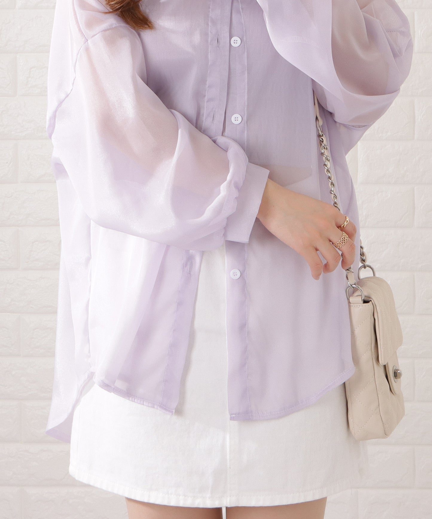 メタリックバックル付きレザー調キルティングショルダーバッグ