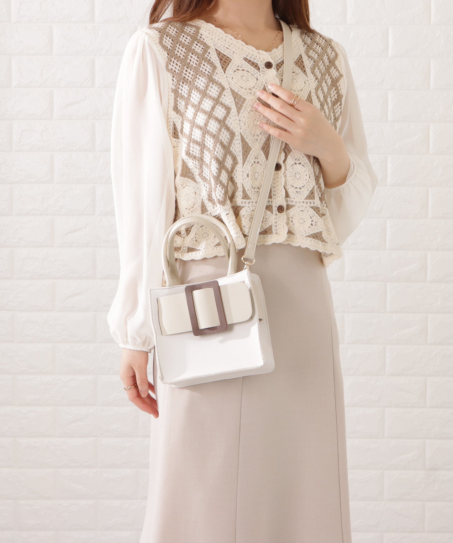 レザー調2WAYベルトデザインスクエアバッグ