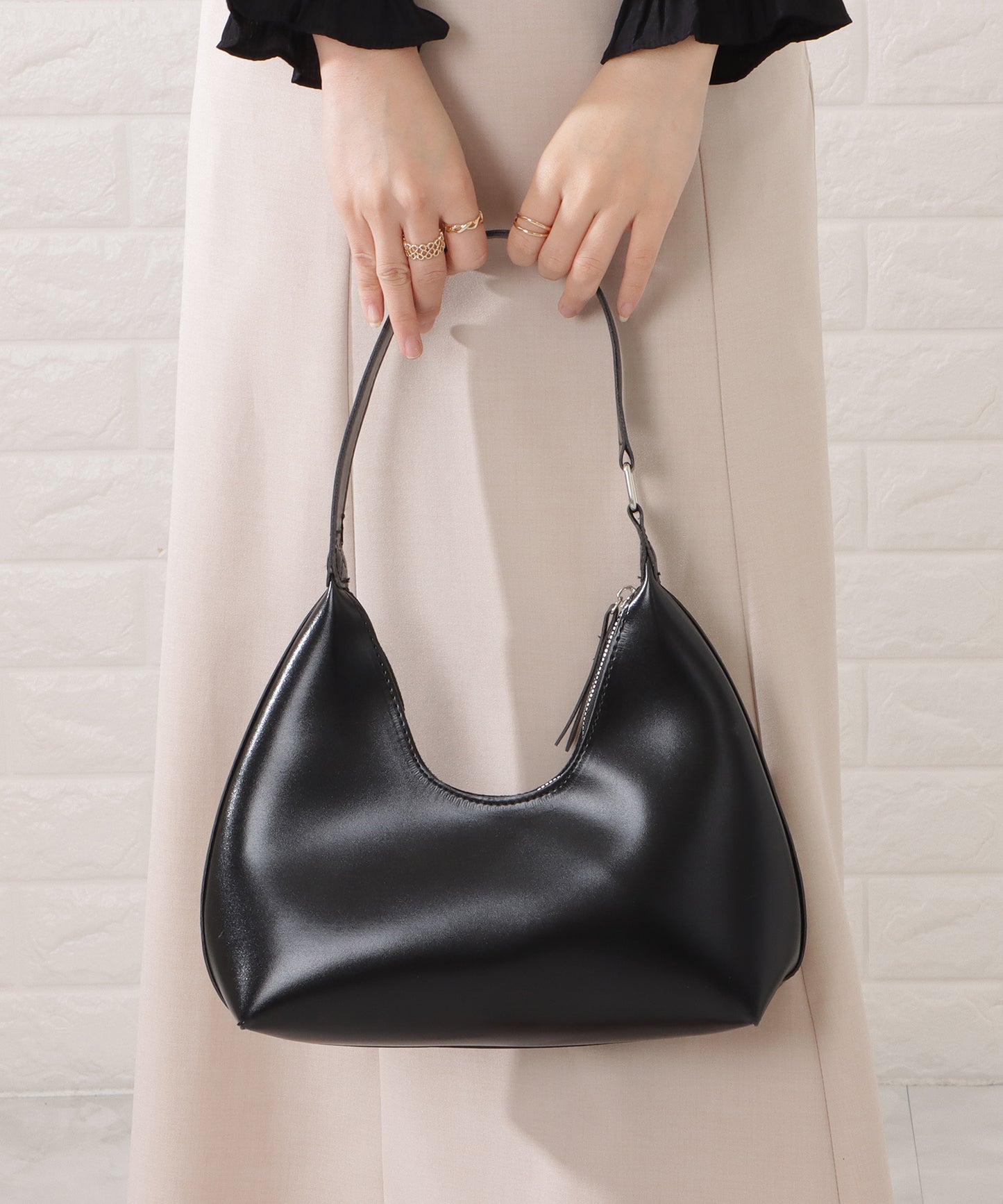 レザー調ワンハンドルハンドバッグ