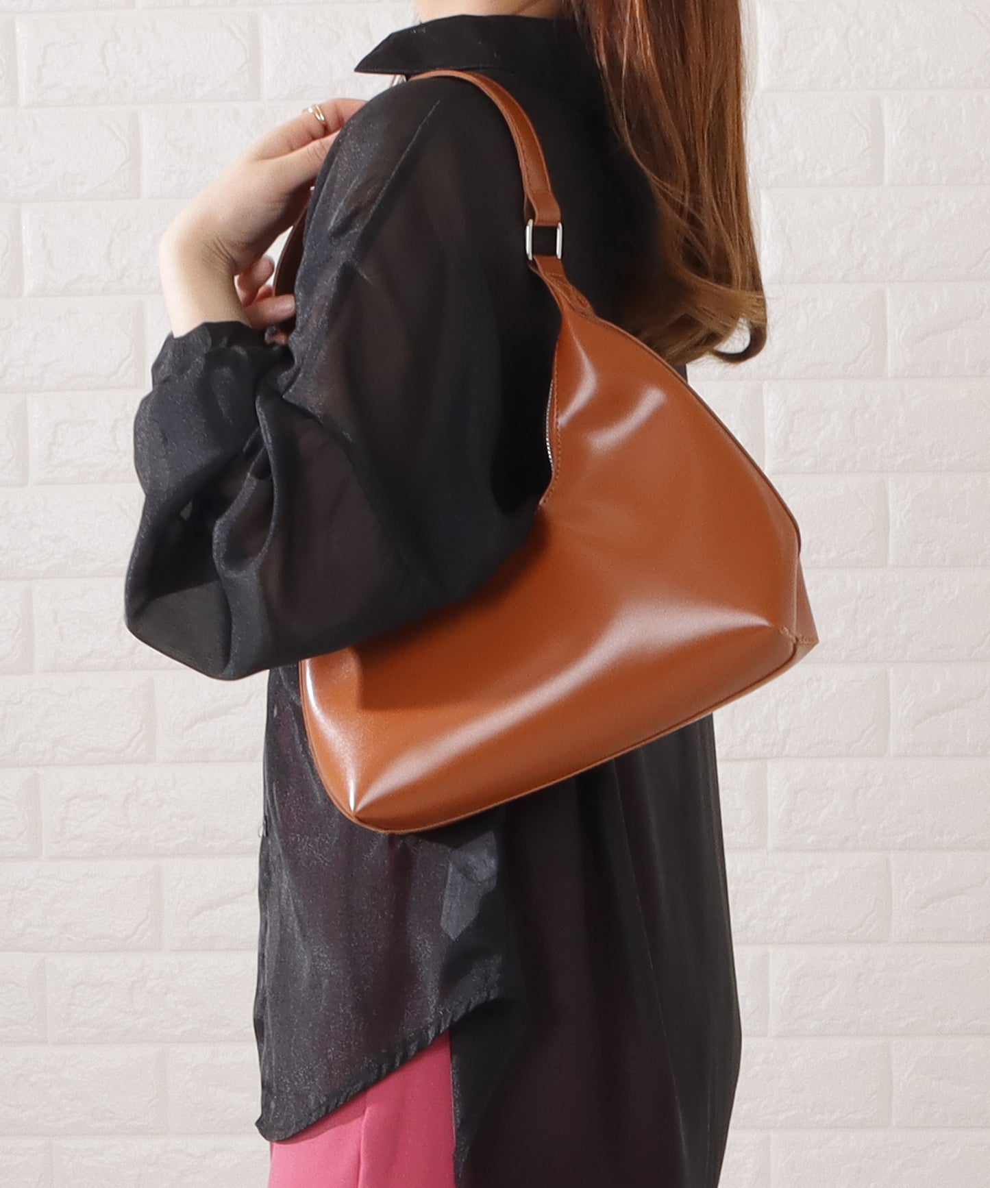 レザー調ワンハンドルハンドバッグ