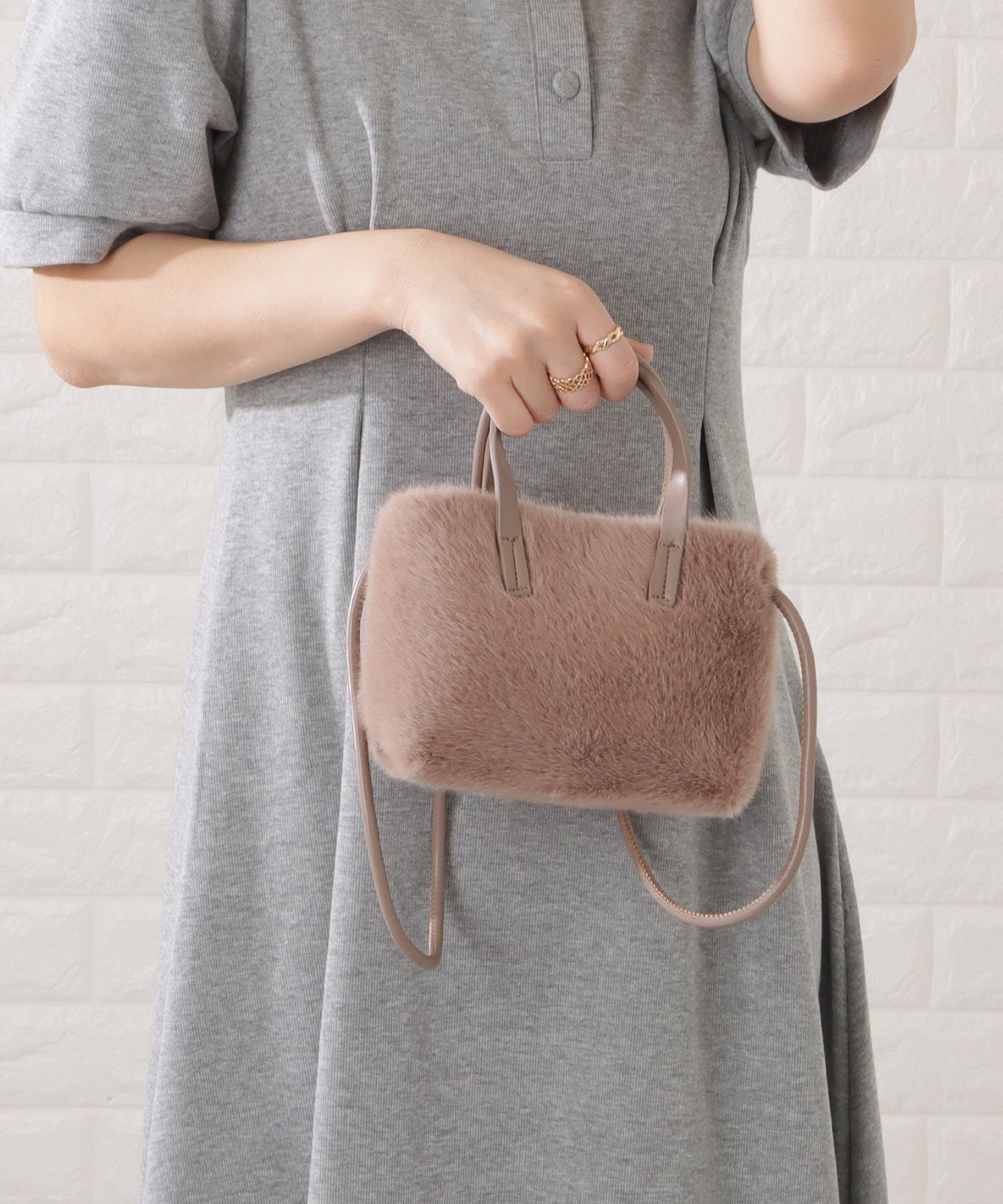 ファー×レザー調スクエアショルダーバッグ