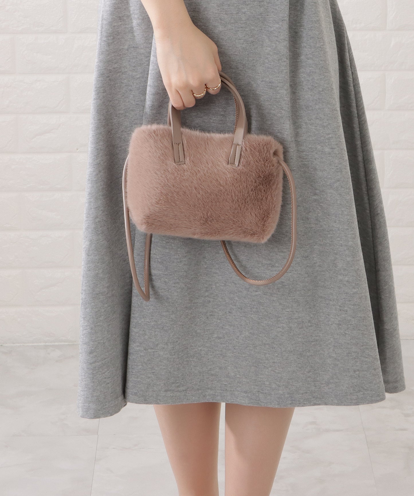 ファー×レザー調スクエアショルダーバッグ