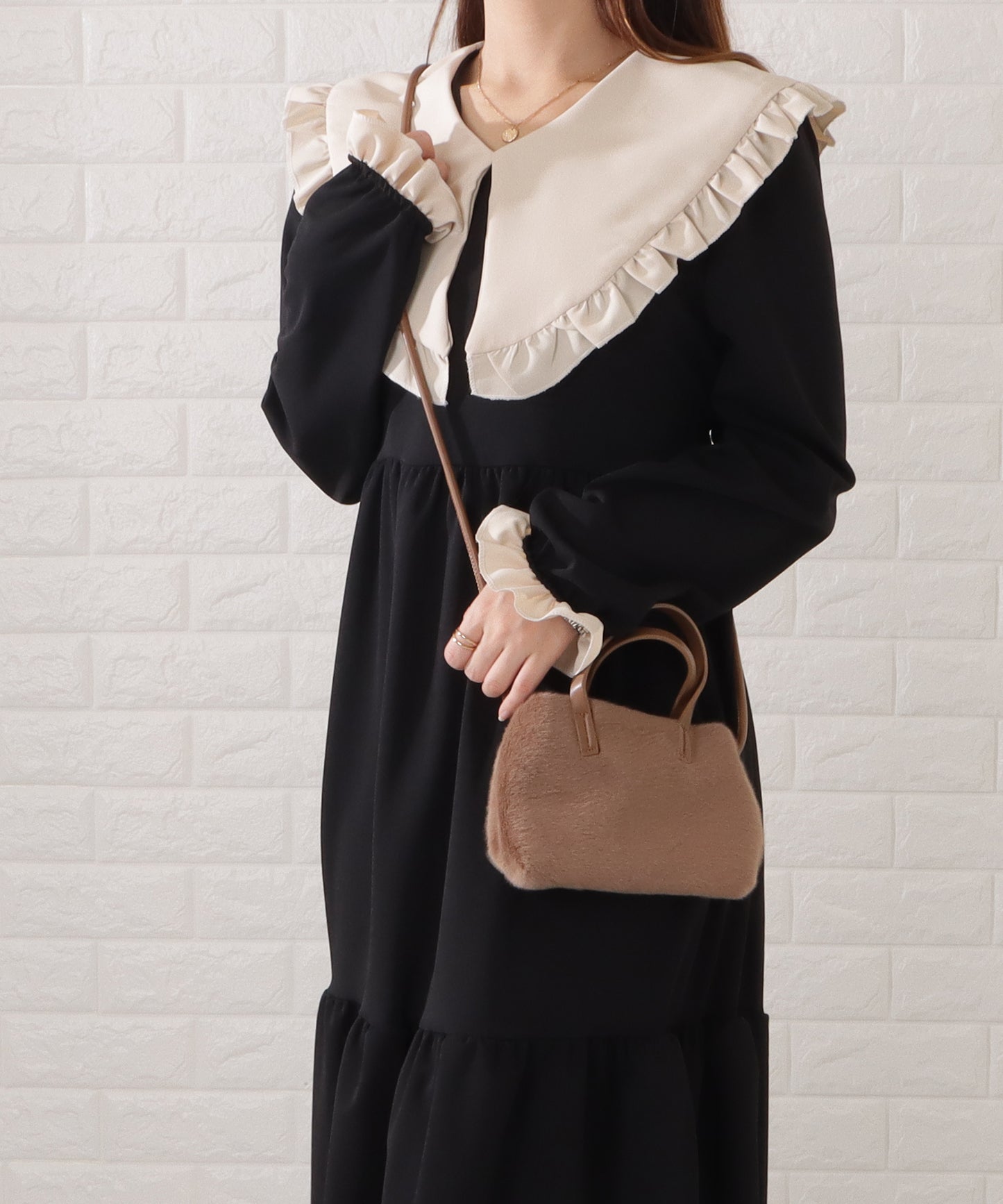 ファー×レザー調スクエアショルダーバッグ