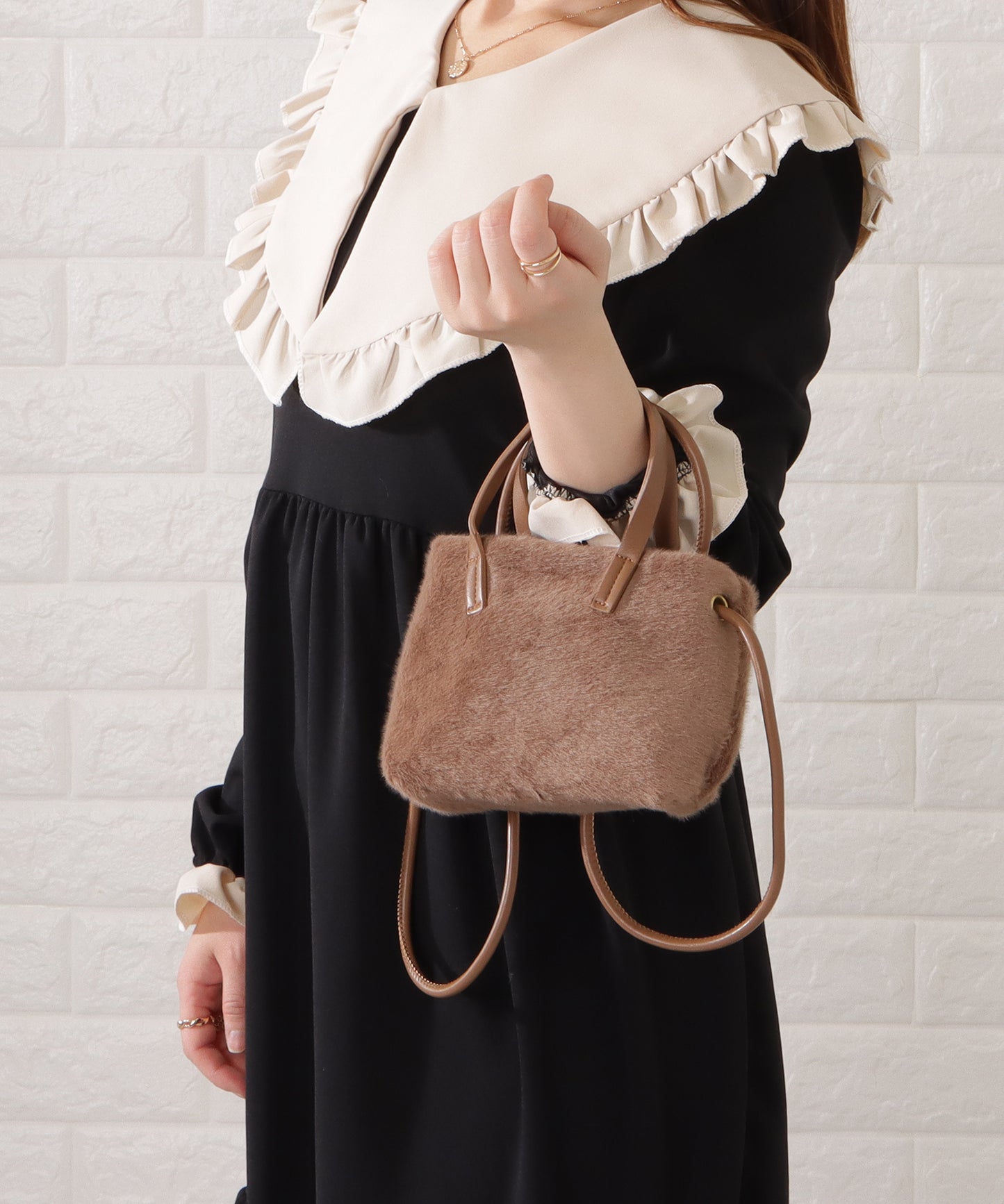 ファー×レザー調スクエアショルダーバッグ