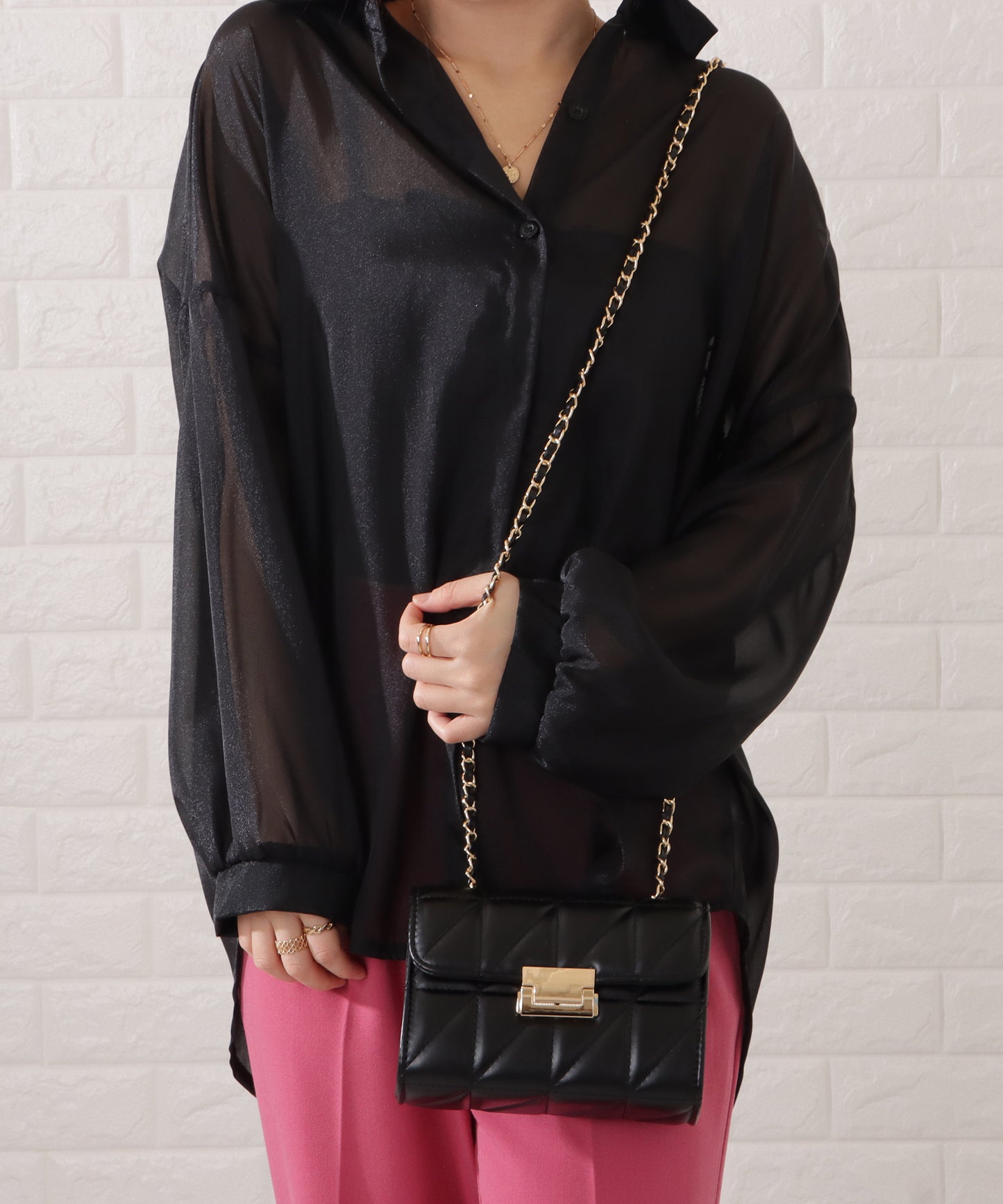 レザー調トライアングルキルティングチェーンショルダーバッグ