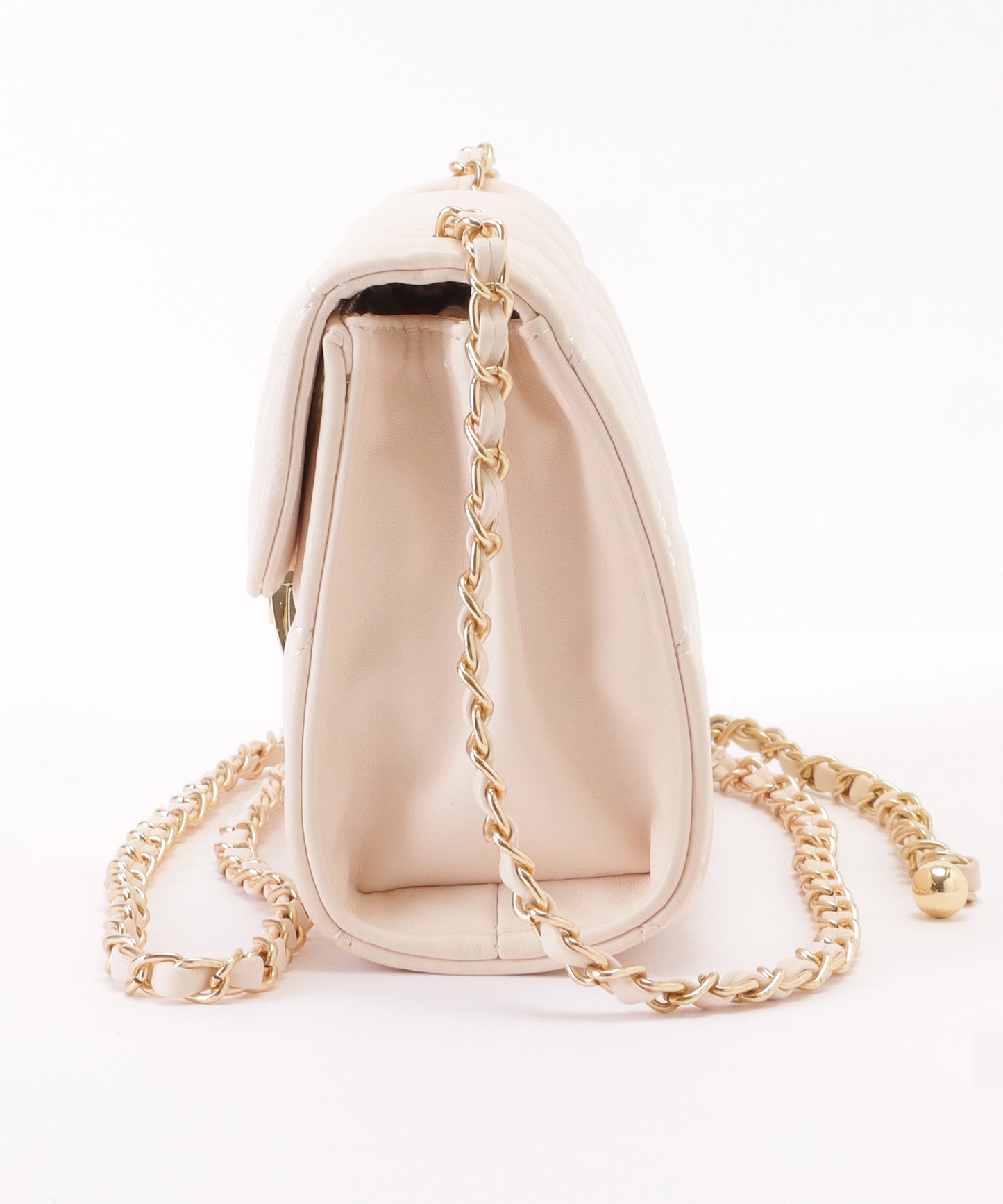 レザー調トライアングルキルティングチェーンショルダーバッグ