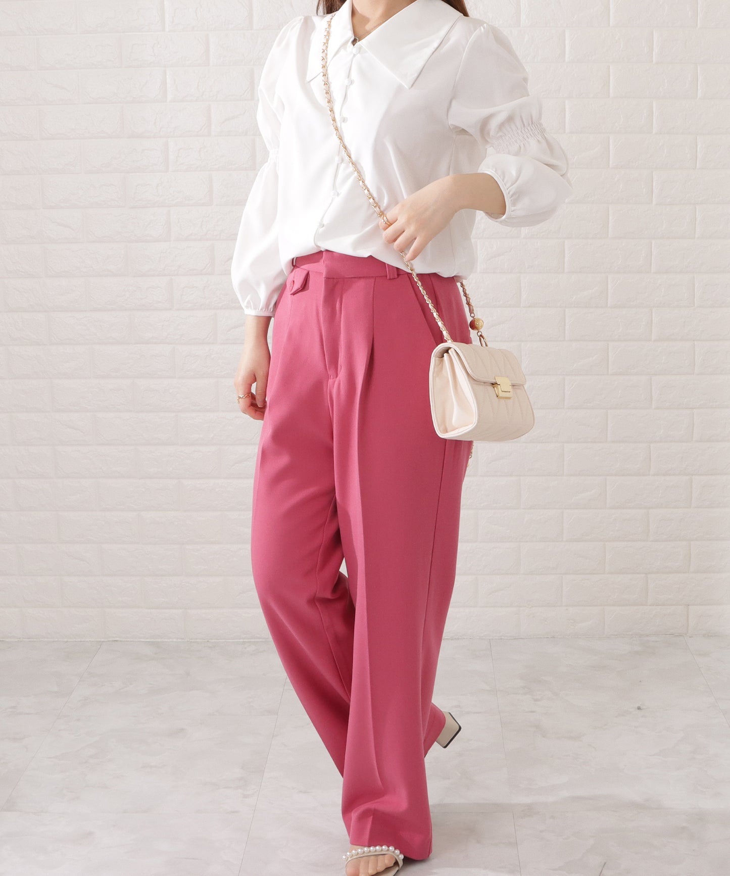 レザー調トライアングルキルティングチェーンショルダーバッグ