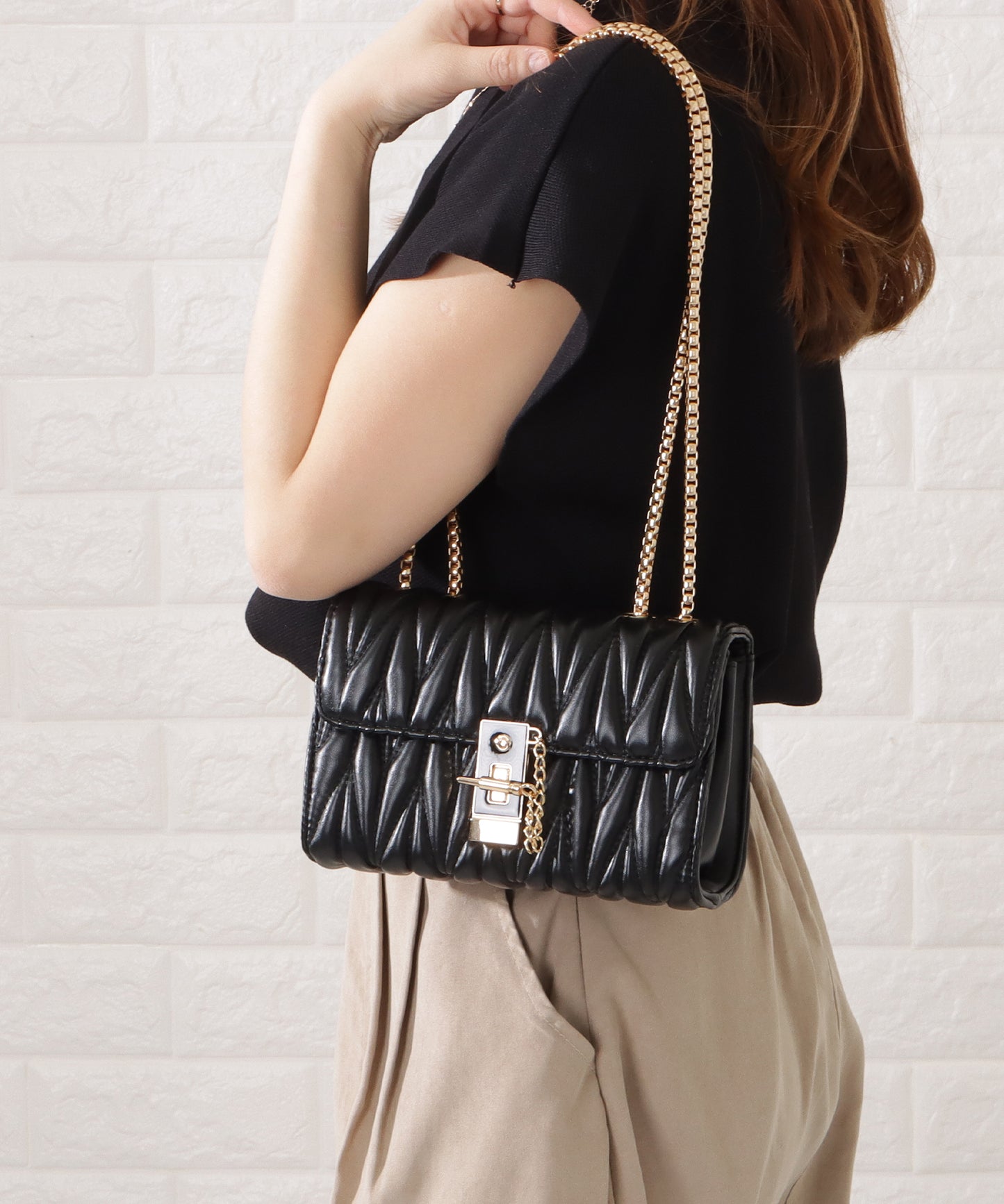 レザー調ヘリンボーンキルティングチェーンショルダーバッグ