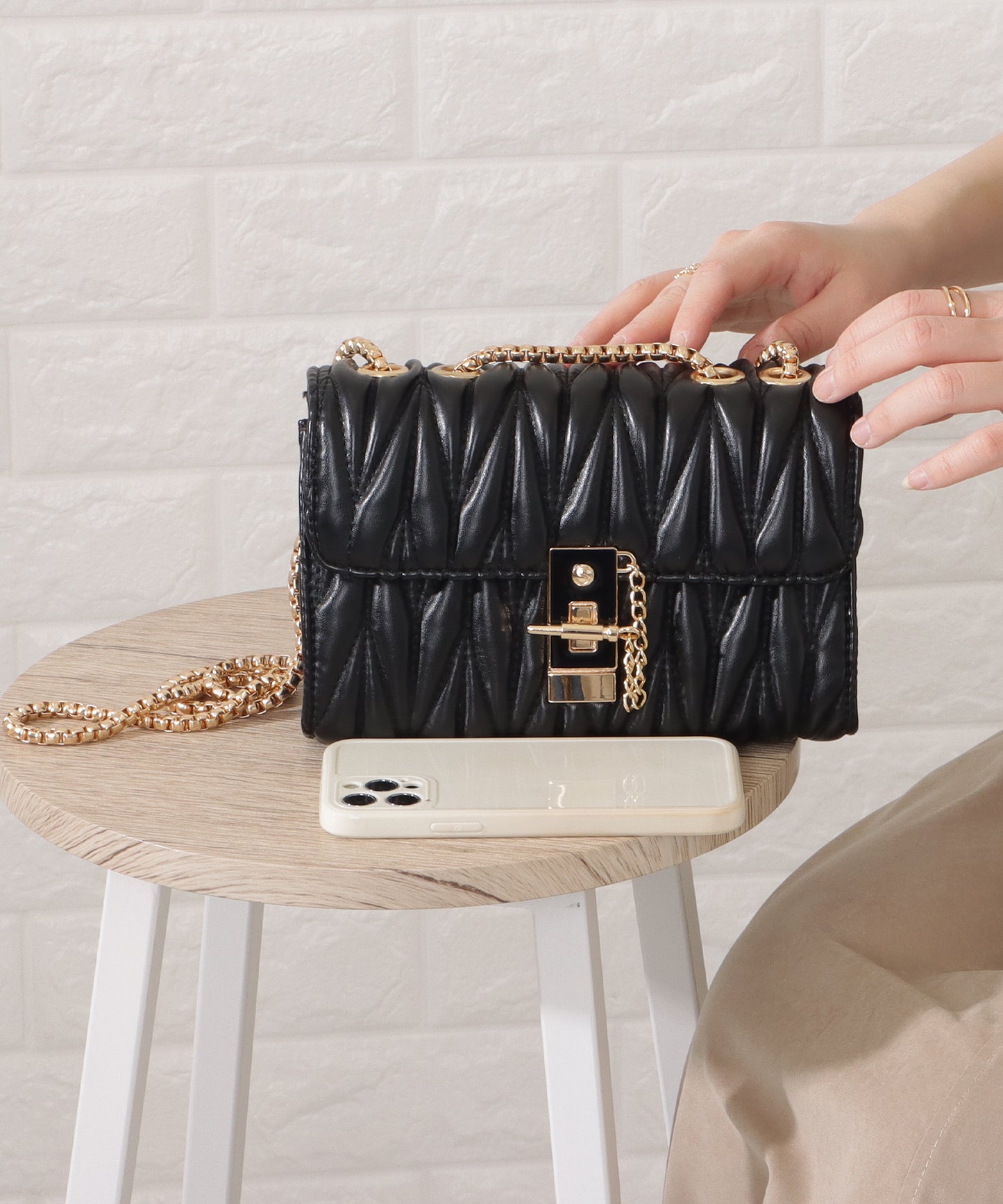 レザー調ヘリンボーンキルティングチェーンショルダーバッグ