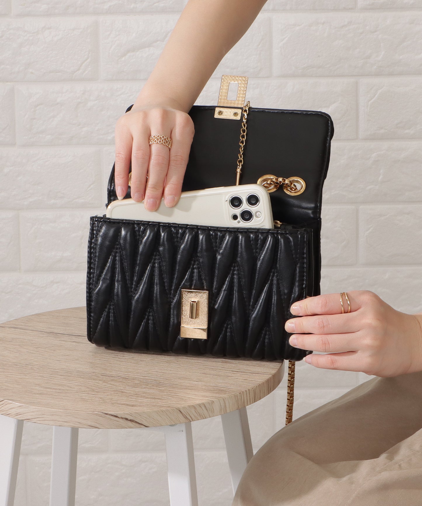 レザー調ヘリンボーンキルティングチェーンショルダーバッグ