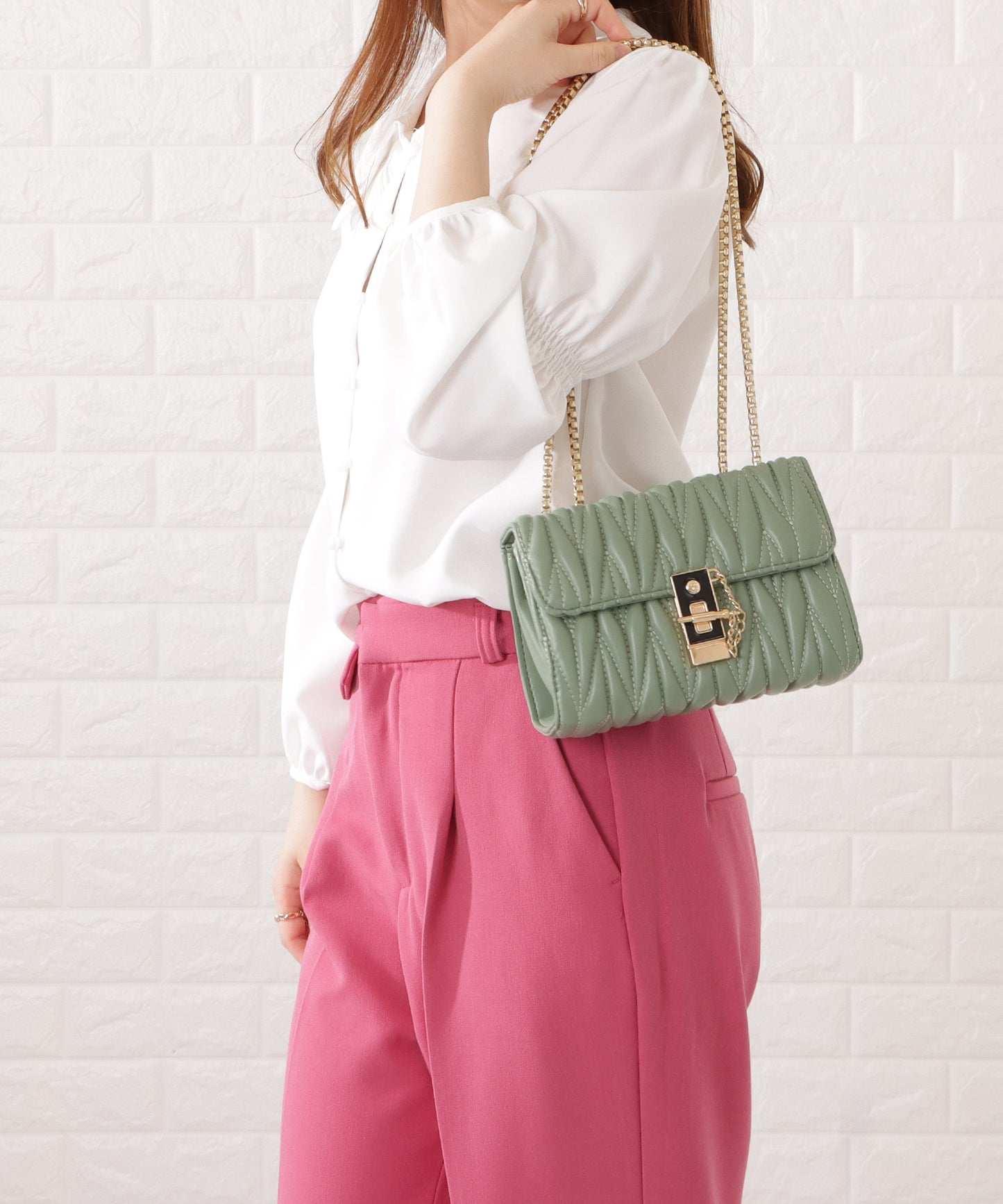 レザー調ヘリンボーンキルティングチェーンショルダーバッグ