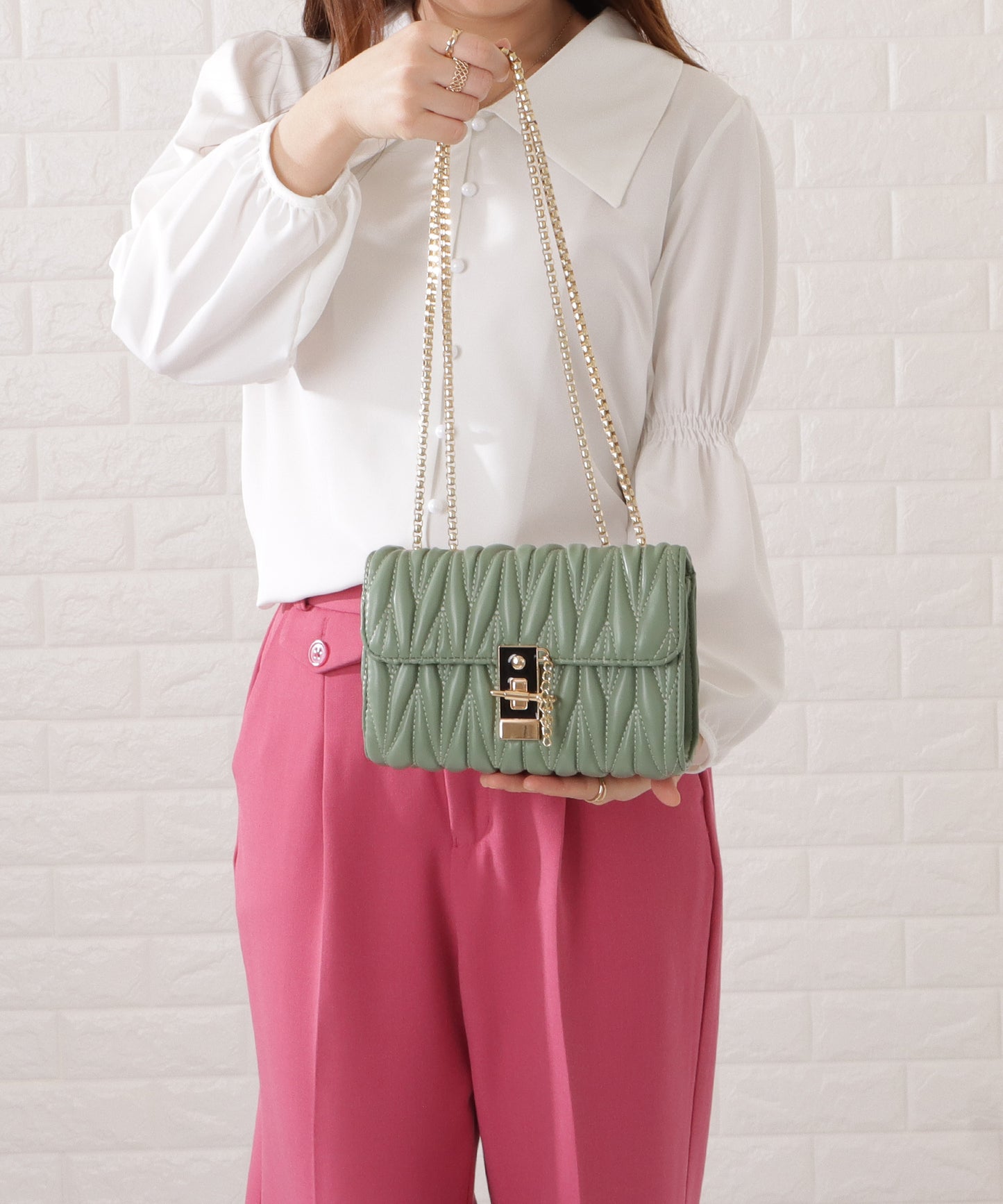 レザー調ヘリンボーンキルティングチェーンショルダーバッグ