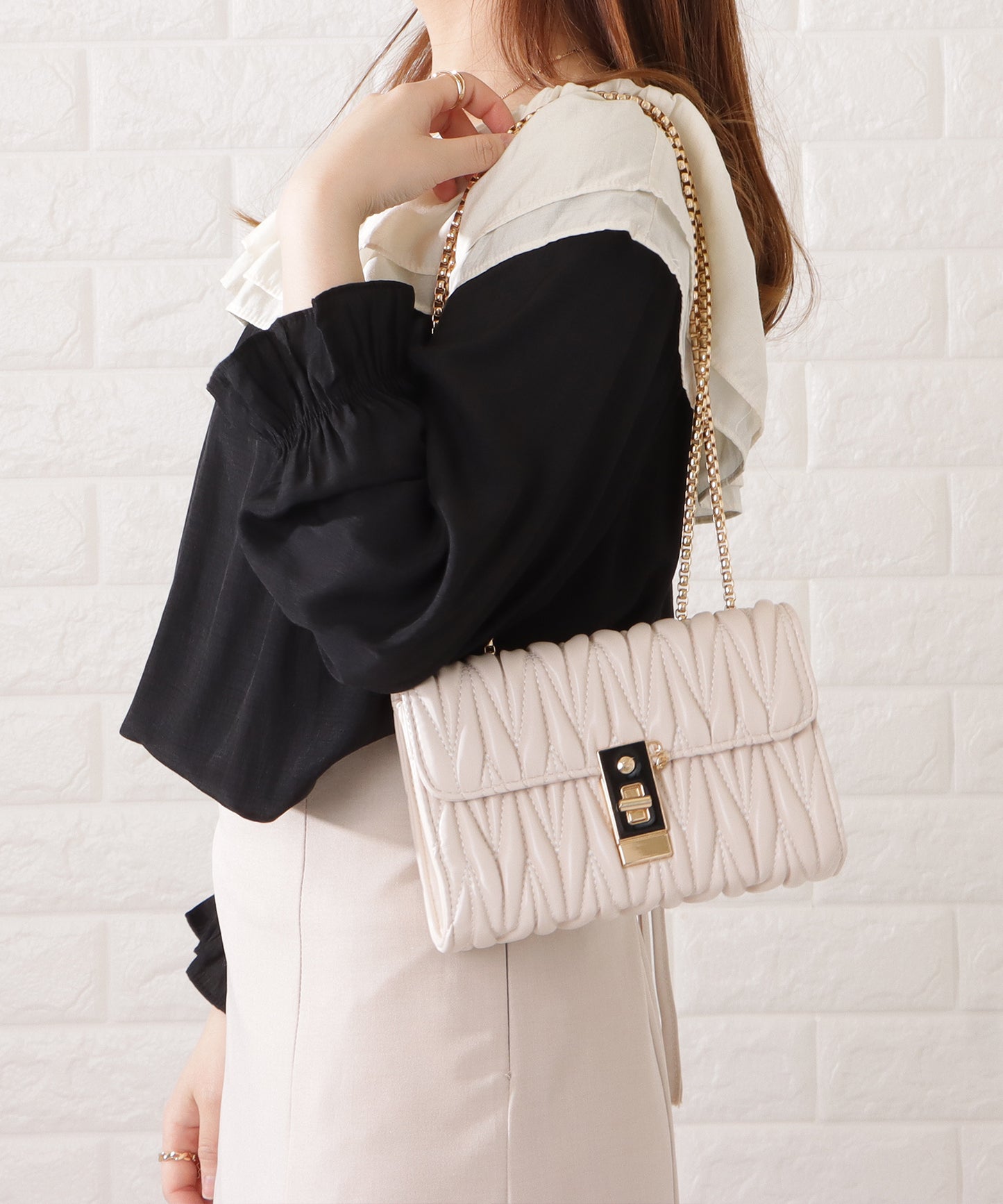 レザー調ヘリンボーンキルティングチェーンショルダーバッグ