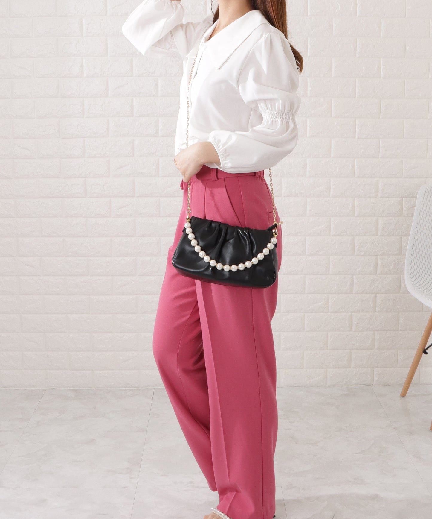 レザー調パール付きギャザーショルダーバッグ