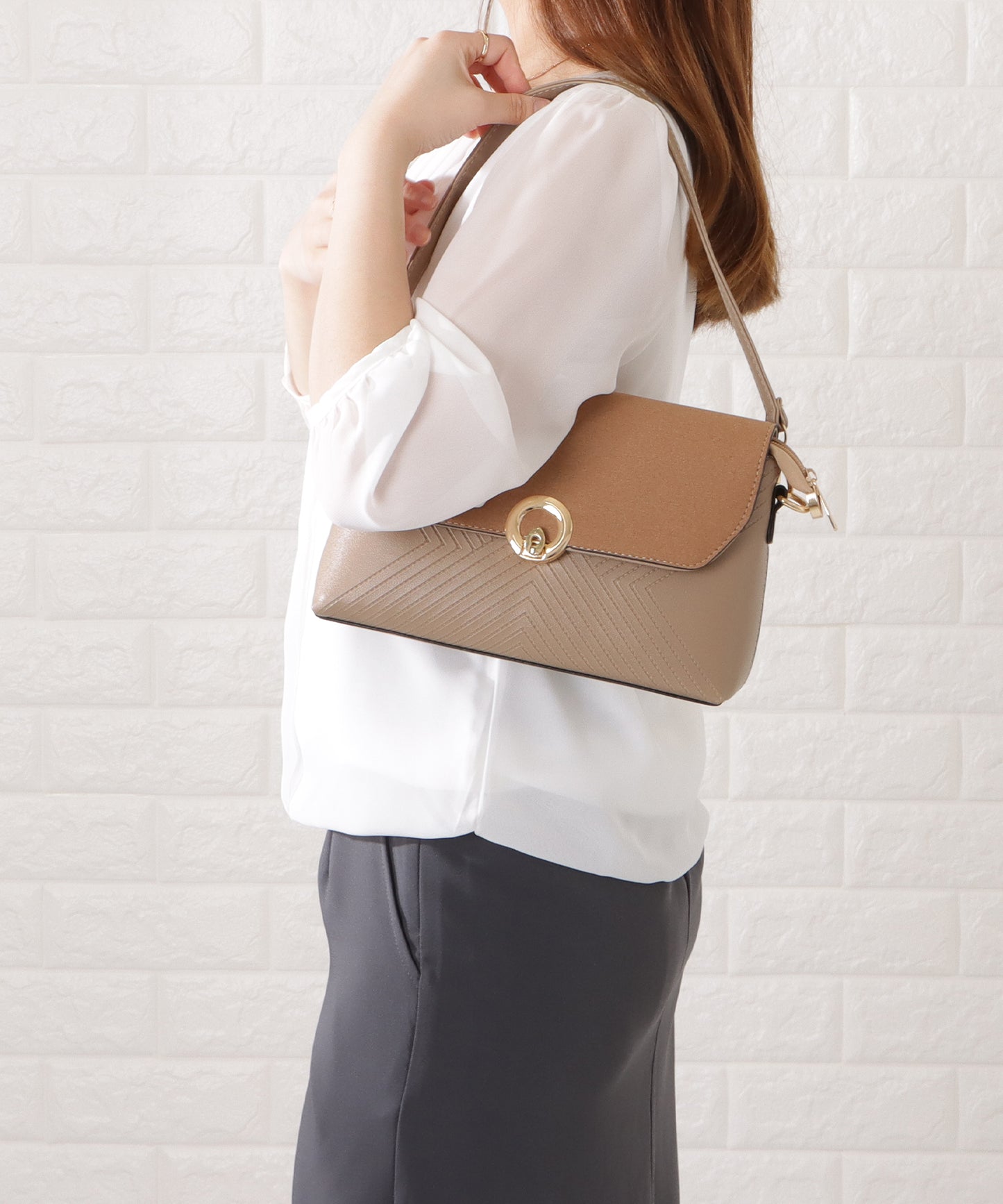 レザー調ステッチ2WAYショルダーバッグ