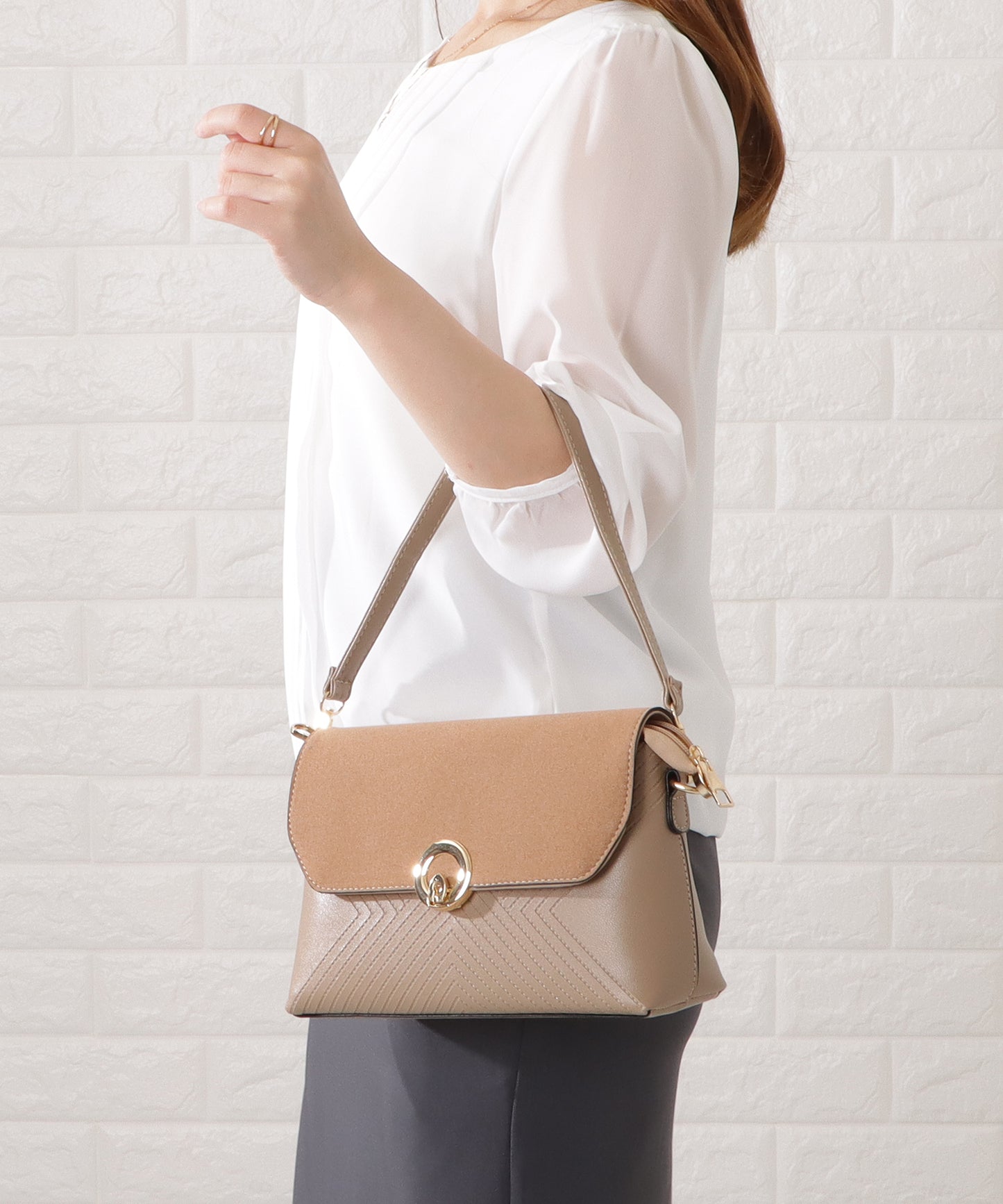 レザー調ステッチ2WAYショルダーバッグ