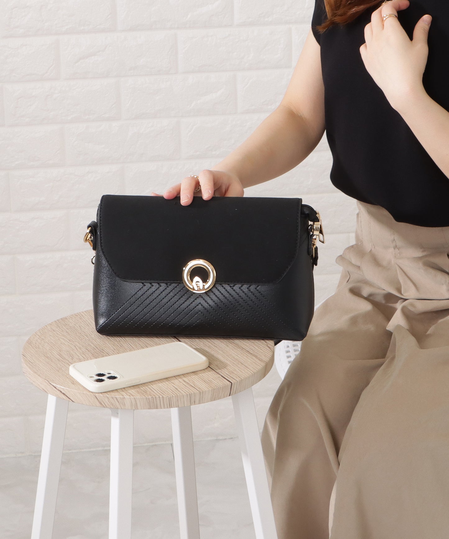 レザー調ステッチ2WAYショルダーバッグ